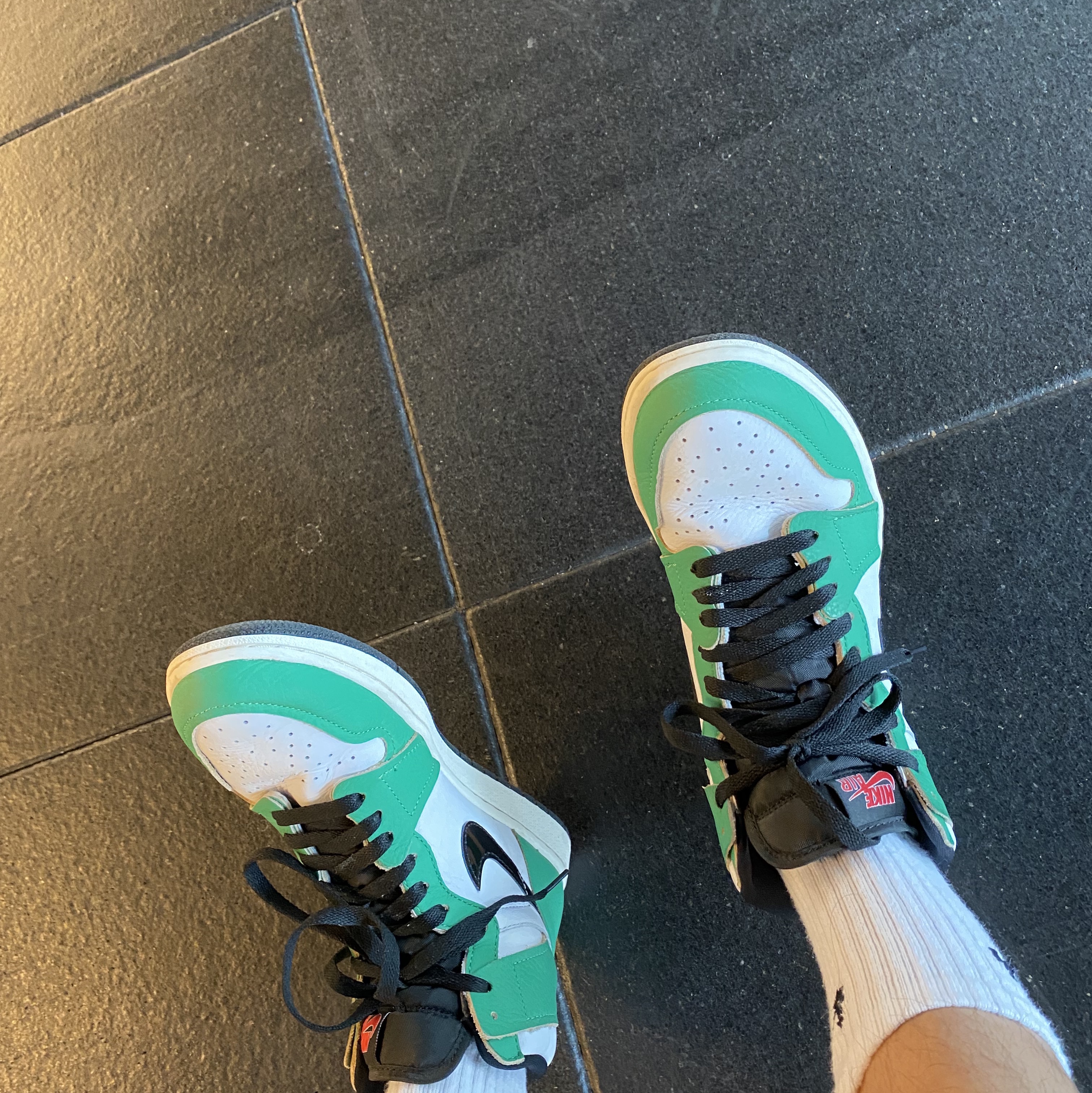 (W) Jordan 1 Retro High OG Lucky Green 착용 스타일