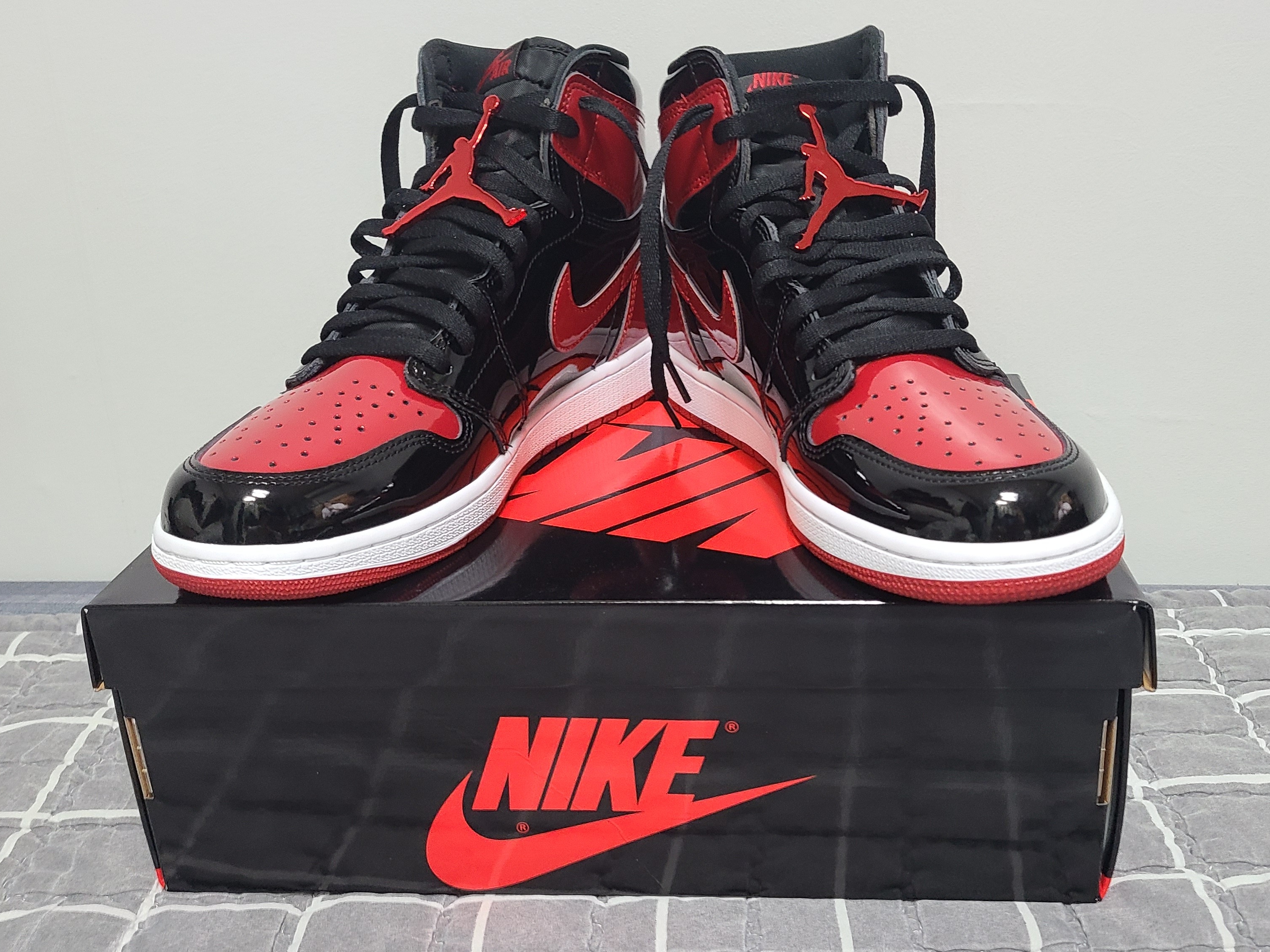 Jordan 1 Retro High OG Patent Bred 착용 스타일