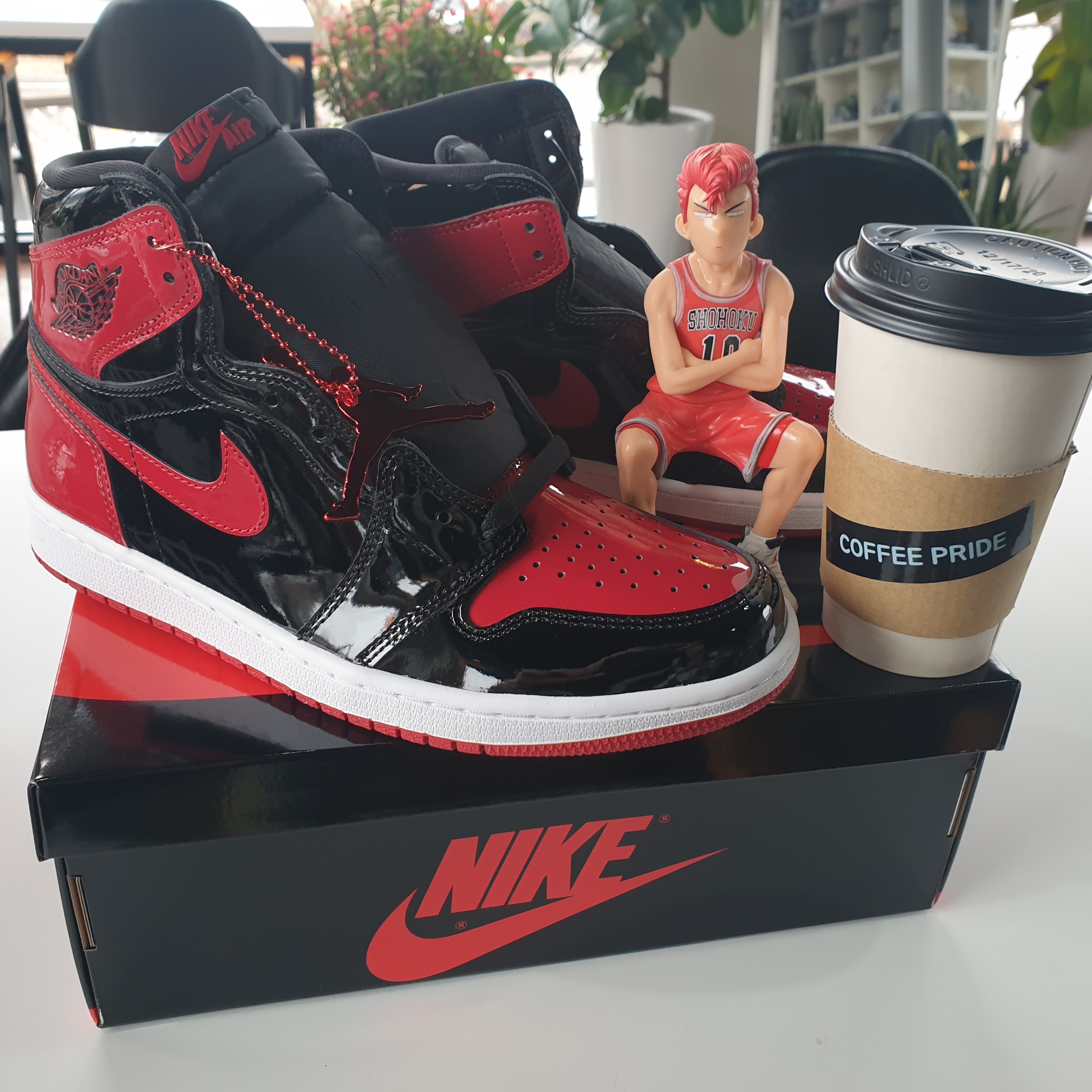Jordan 1 Retro High OG Patent Bred 착용 스타일 - 1