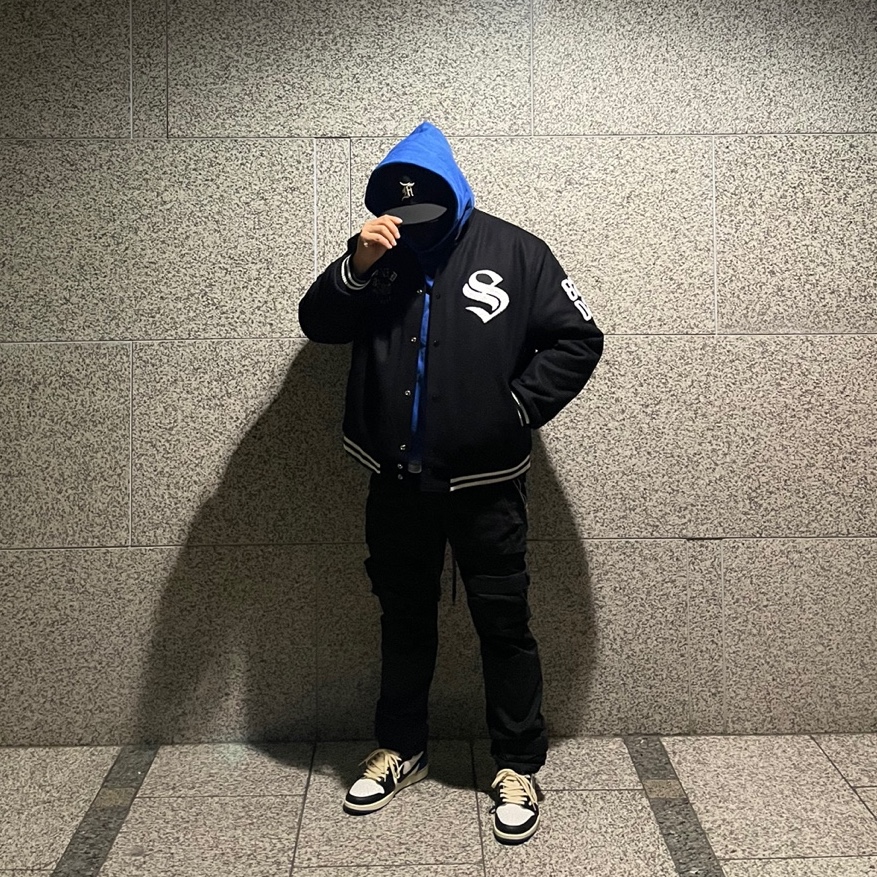 Jordan 1 x Travis Scott x Fragment Retro Low OG SP Military Blue 착용 스타일 - 3
