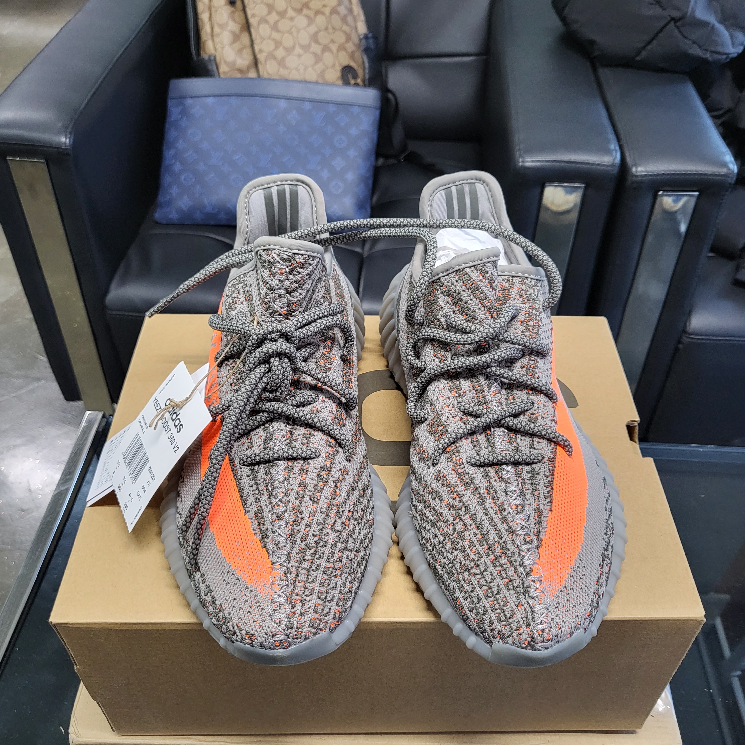 Adidas Yeezy Boost 350 V2 Beluga - Reflective 착용 스타일 - 1
