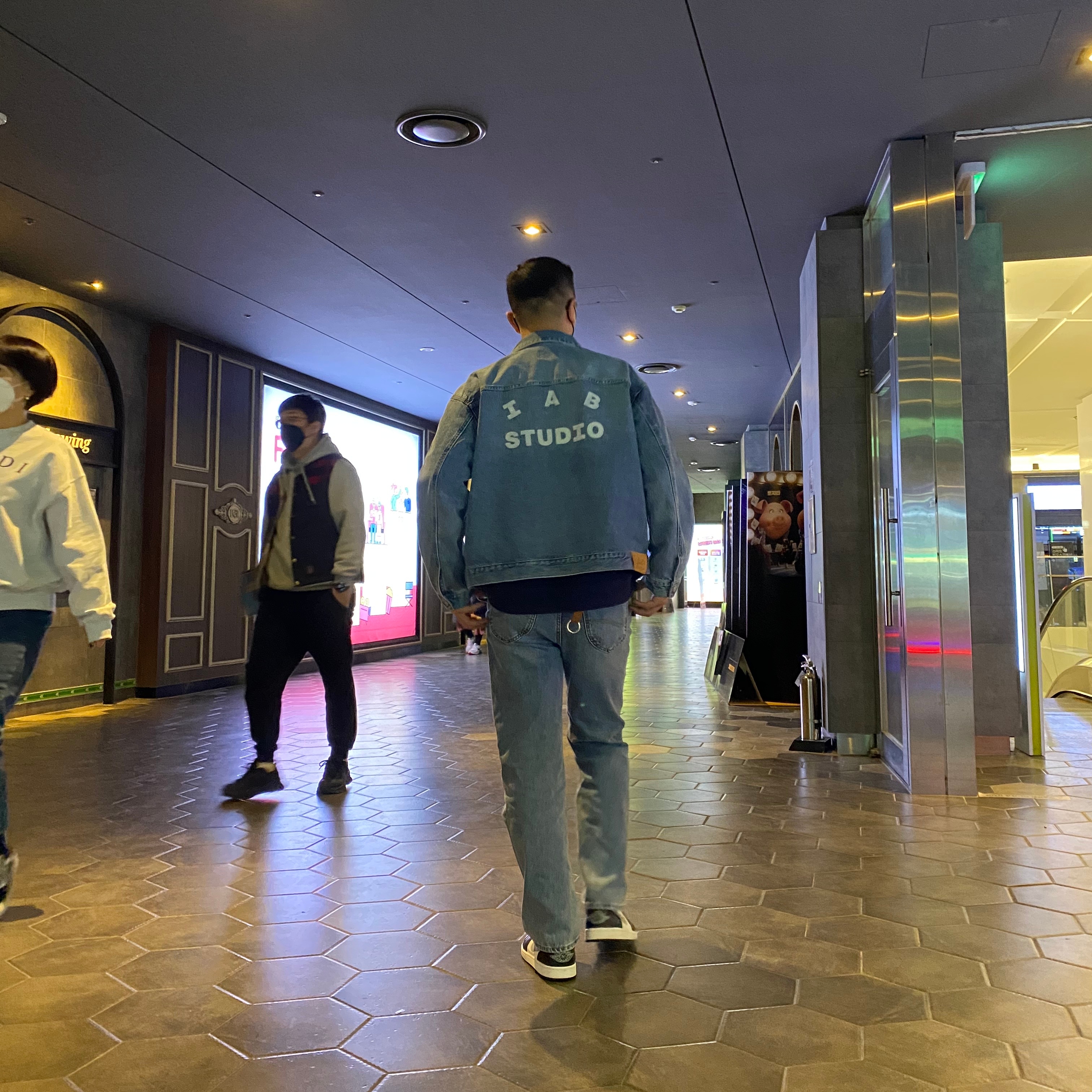 IAB Studio x Lee Denim Jacket Indigo Indigo Medium, IAB Studio x Lee Denim Jeans Indigo Navy 착용 스타일 - 2