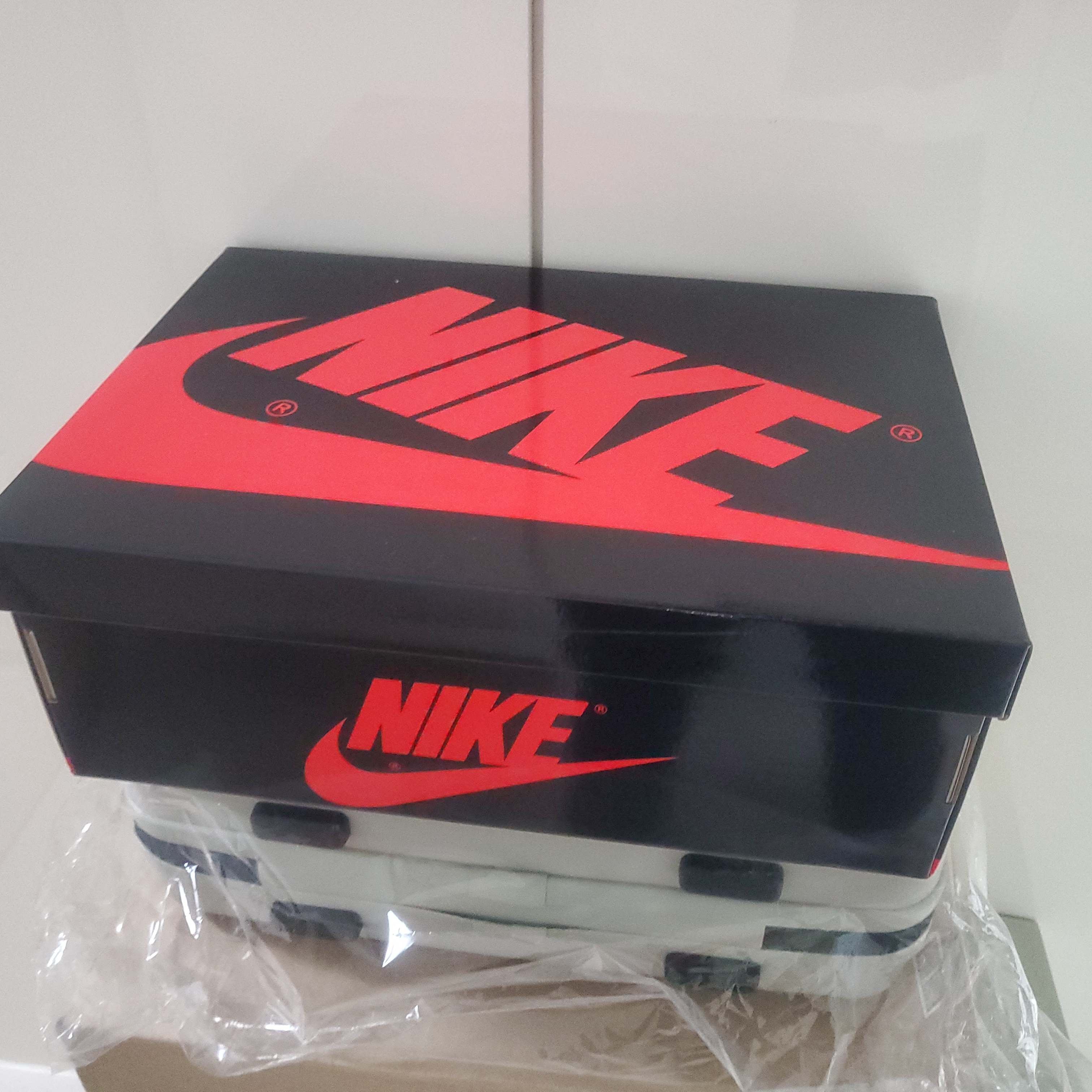 Jordan 1 Retro High OG Patent Bred 착용 스타일 - 4