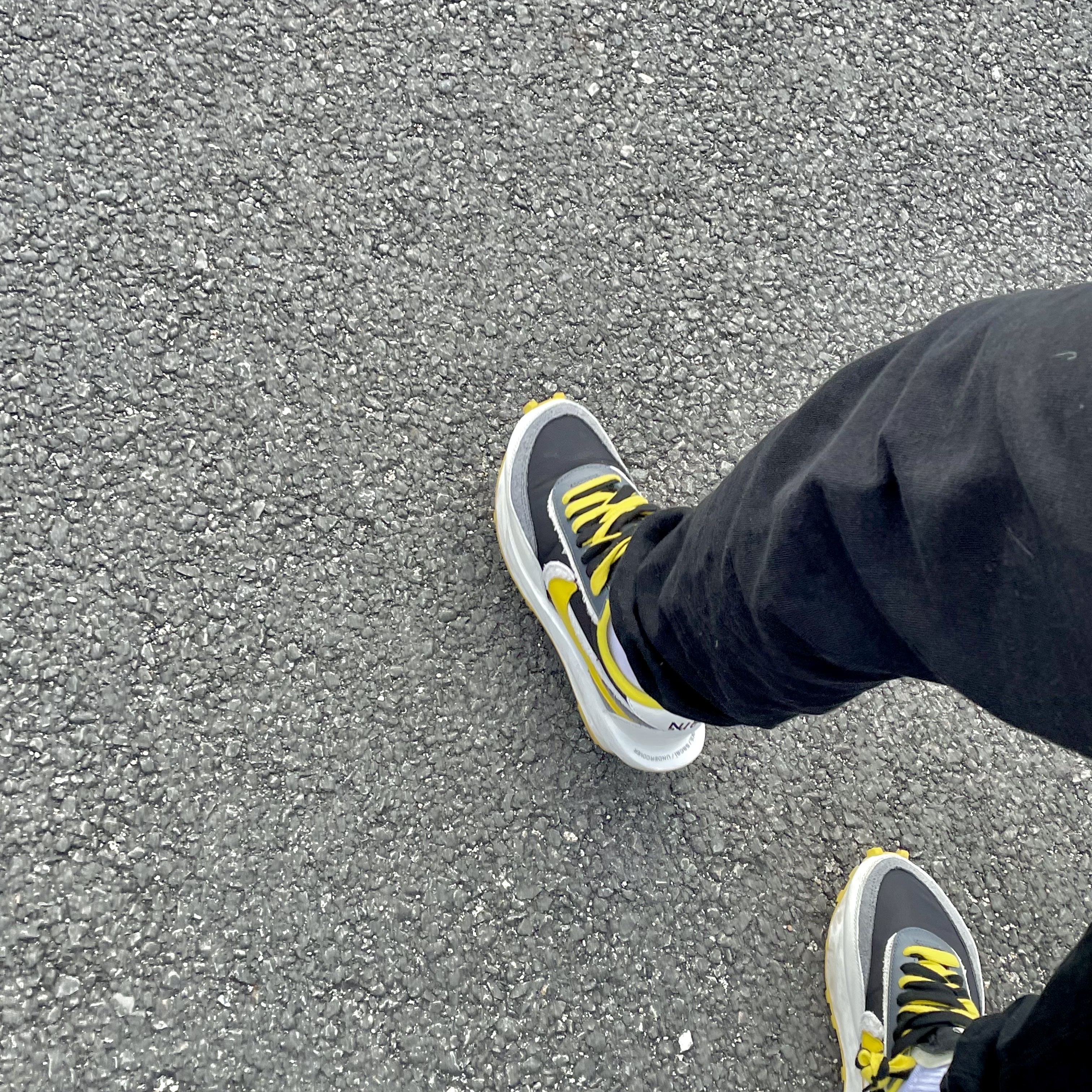 Nike x Sacai x Undercover LDWaffle Black Bright Citron 착용 스타일 - 2