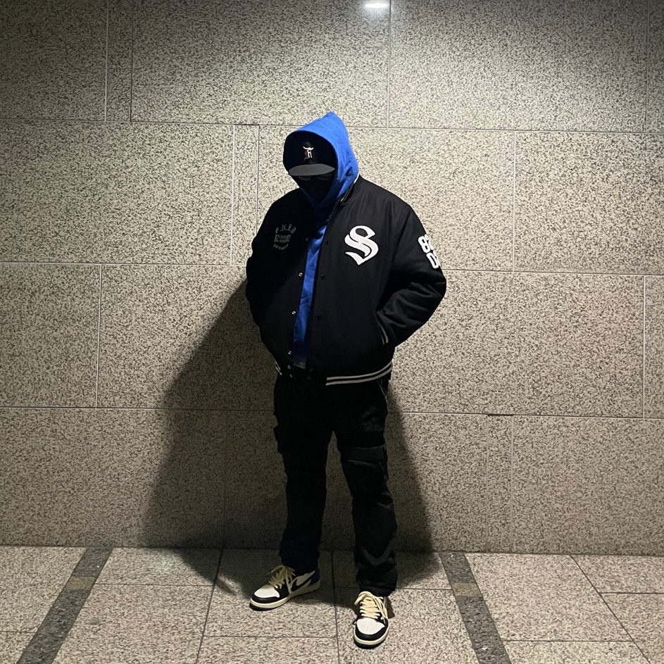 Jordan 1 x Travis Scott x Fragment Retro Low OG SP Military Blue 착용 스타일 - 2
