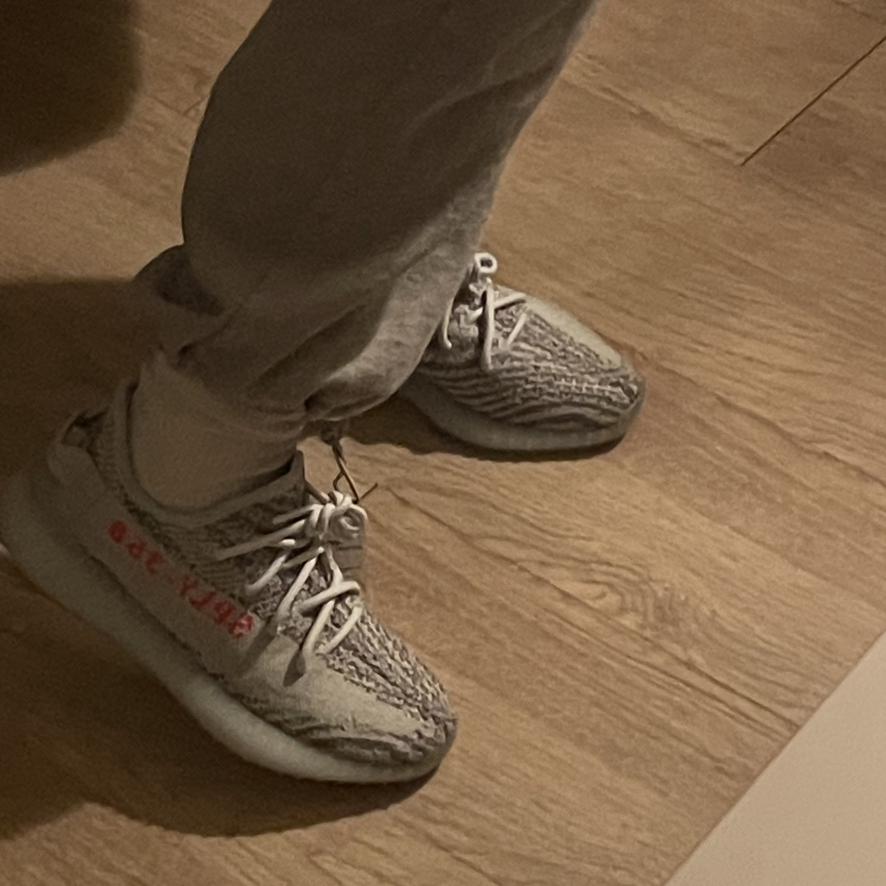 Adidas Yeezy Boost 350 V2 Blue Tint 2017 착용 스타일