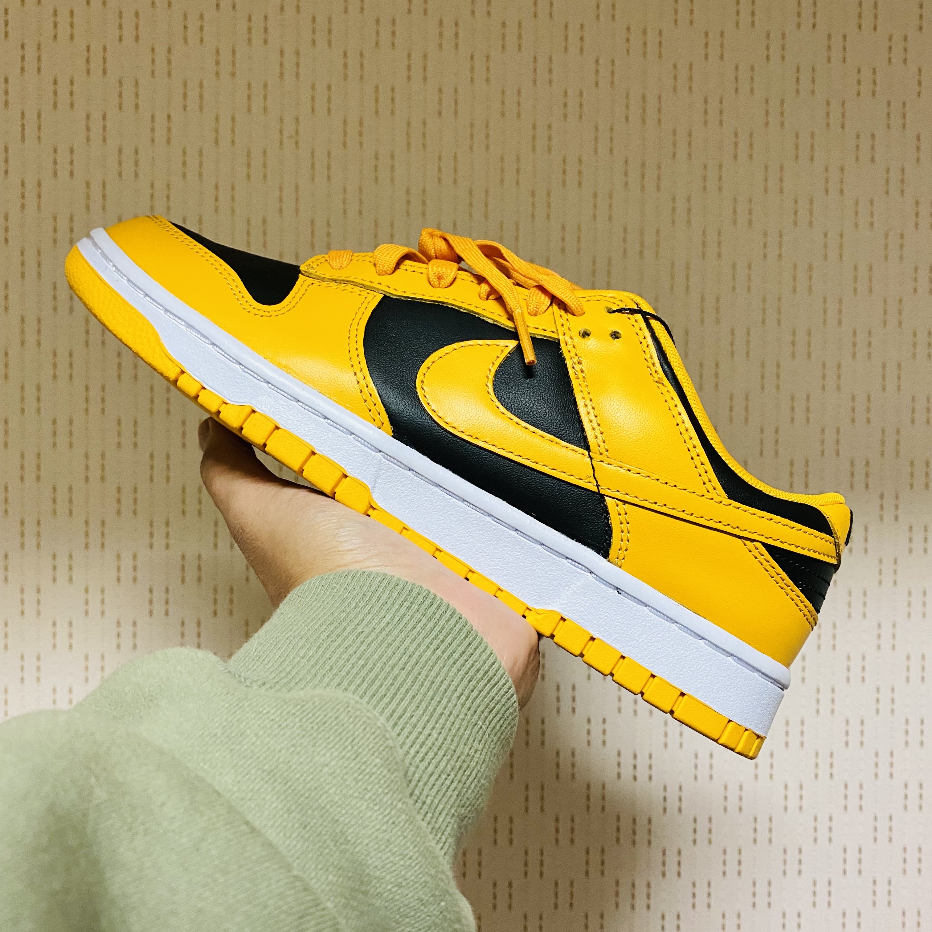 Nike Dunk Low Retro Championship Goldenrod 착용 스타일