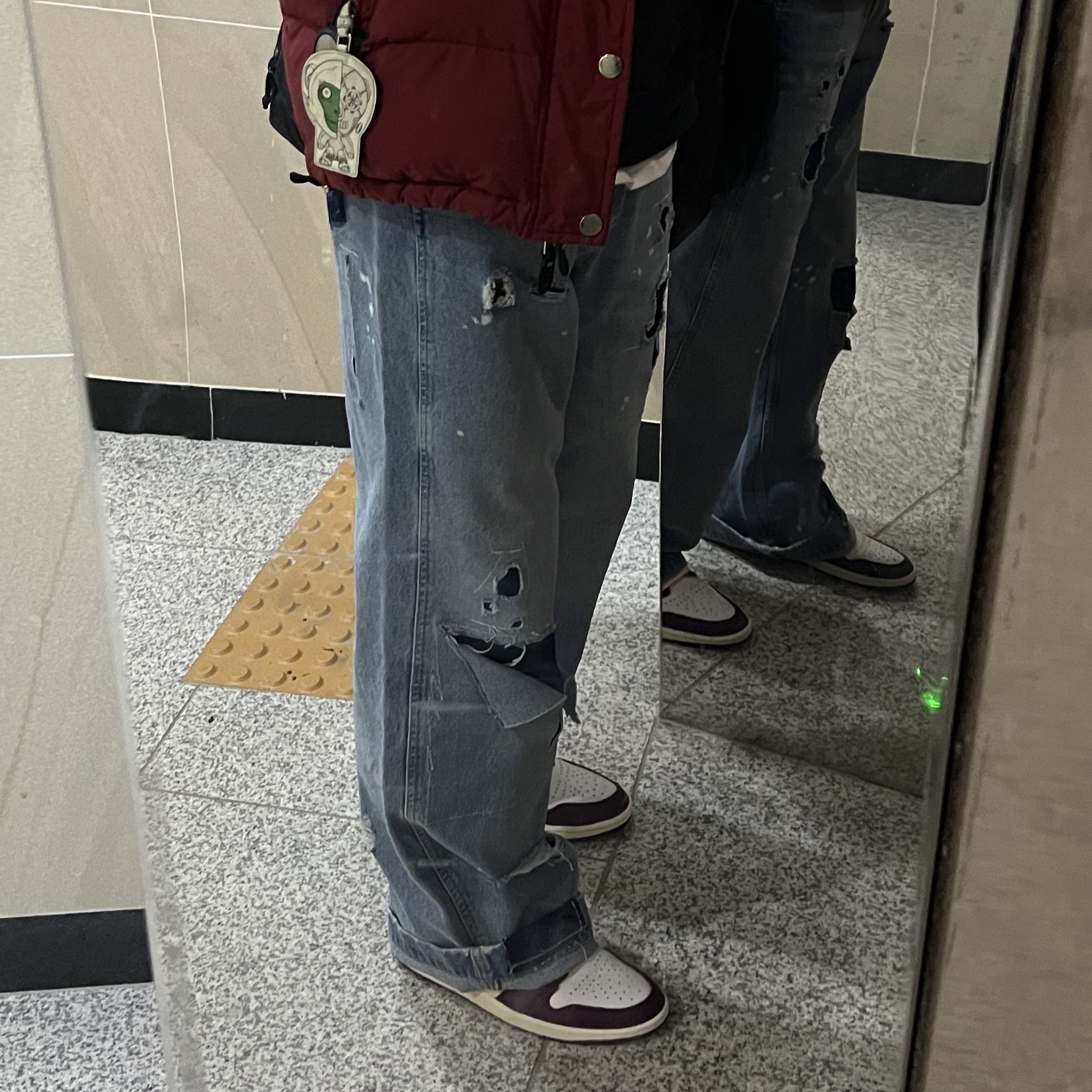 Zara x Ader Error Patchwork Jeans Blue, Jordan 1 Retro High OG Bordeaux 착용 스타일