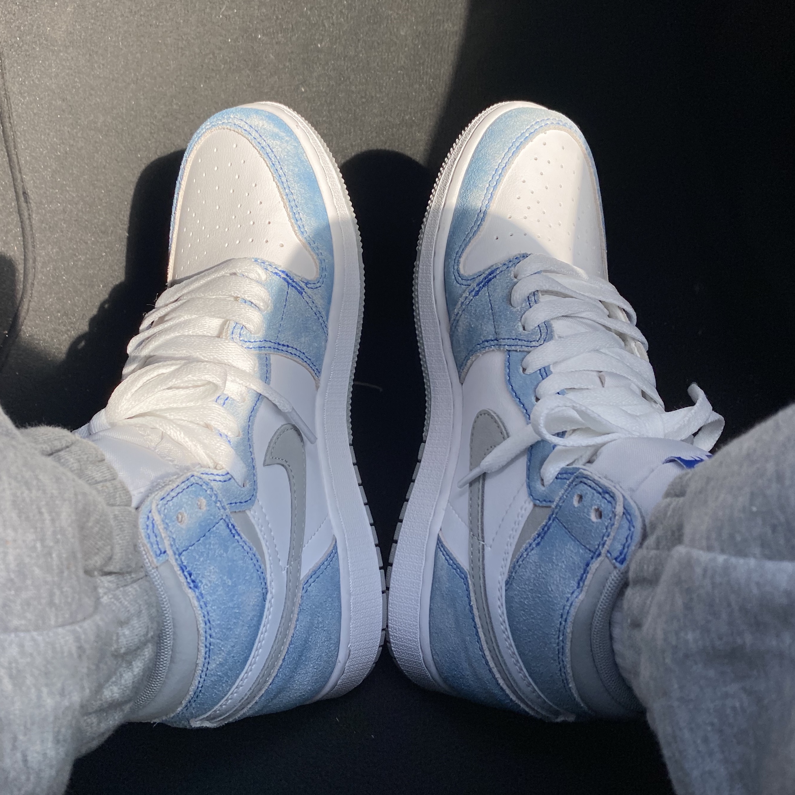 (GS) Jordan 1 Retro High OG Hyper Royal 착용 스타일 - 3