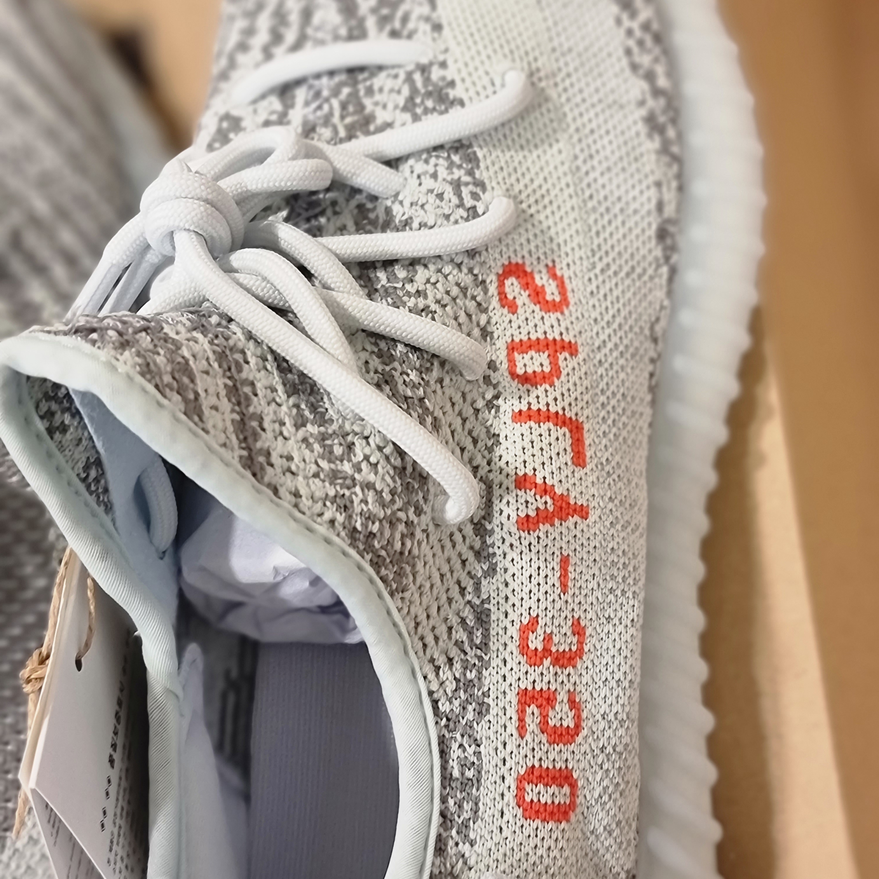 Adidas Yeezy Boost 350 V2 Blue Tint 2017 착용 스타일 - 2