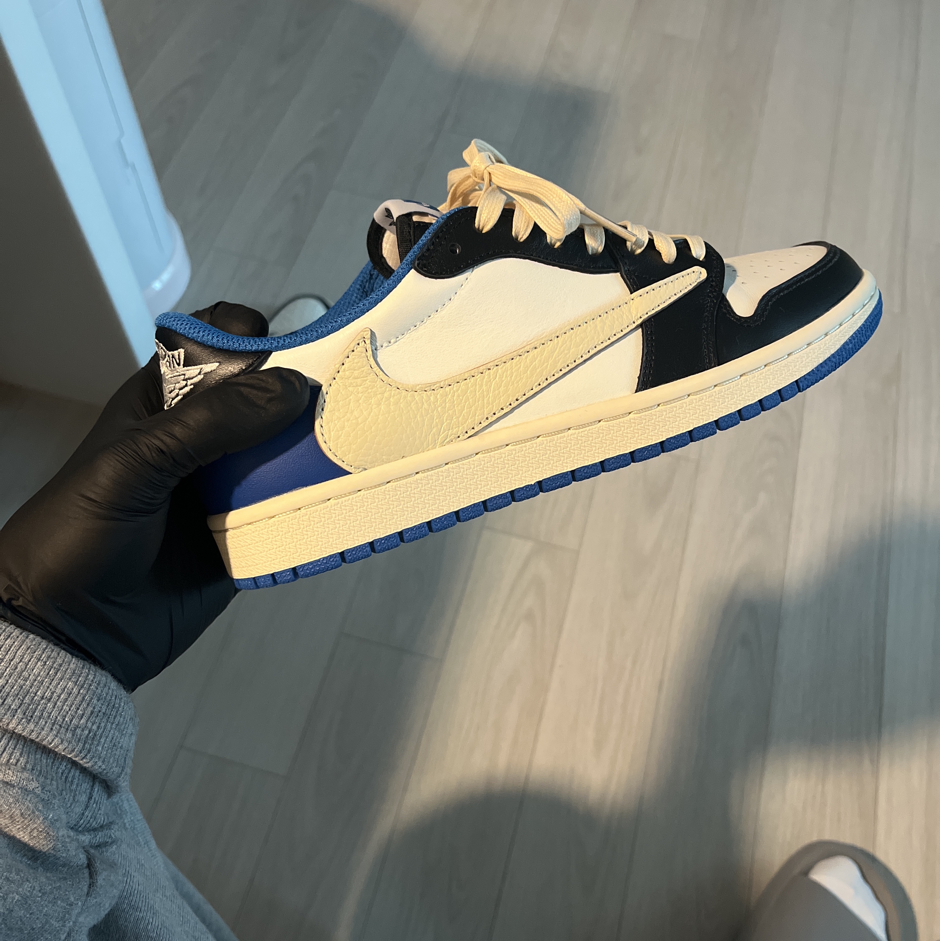 Jordan 1 x Travis Scott x Fragment Retro Low OG SP Military Blue 착용 스타일