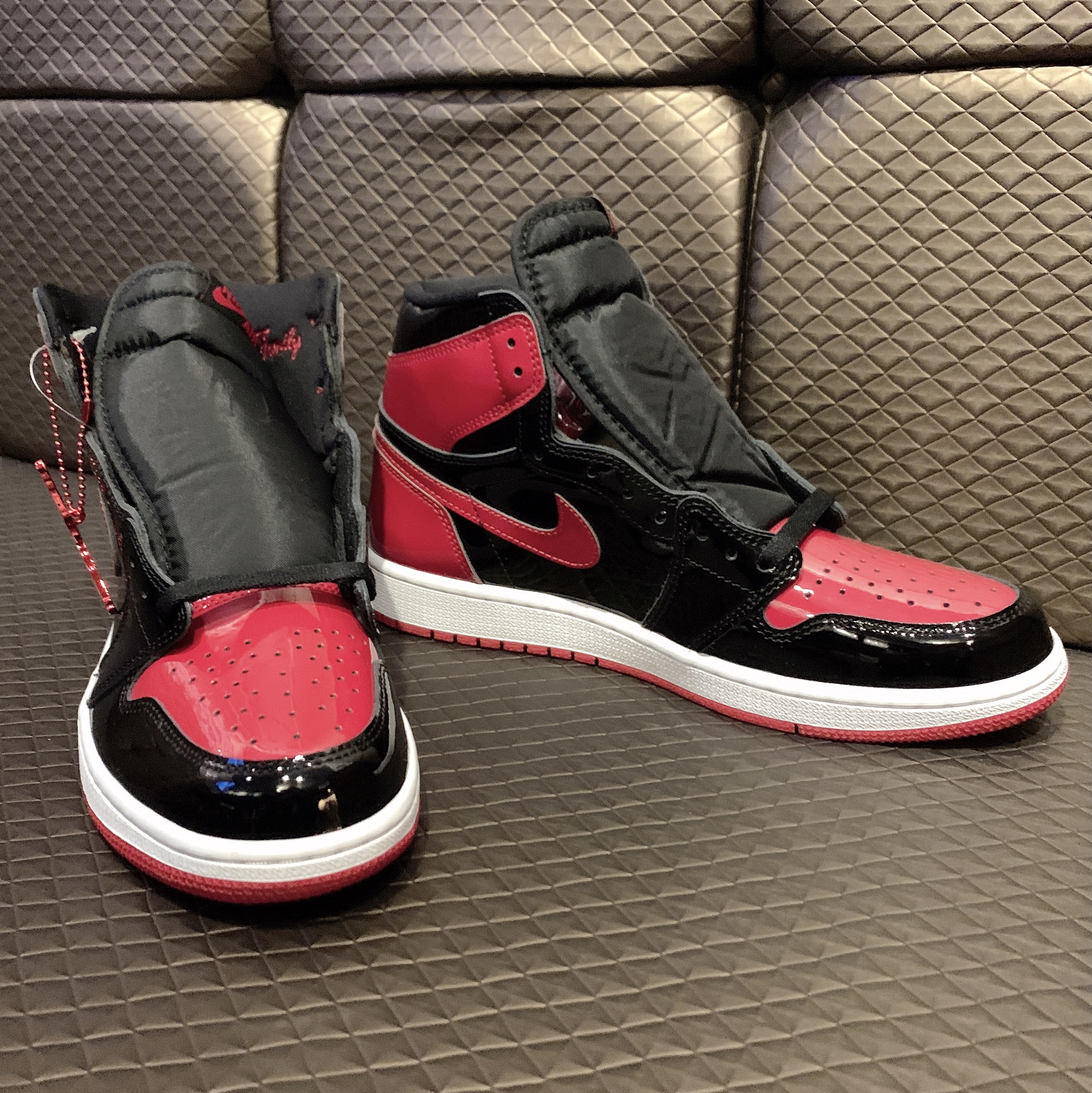 Jordan 1 Retro High OG Patent Bred 착용 스타일 - 2