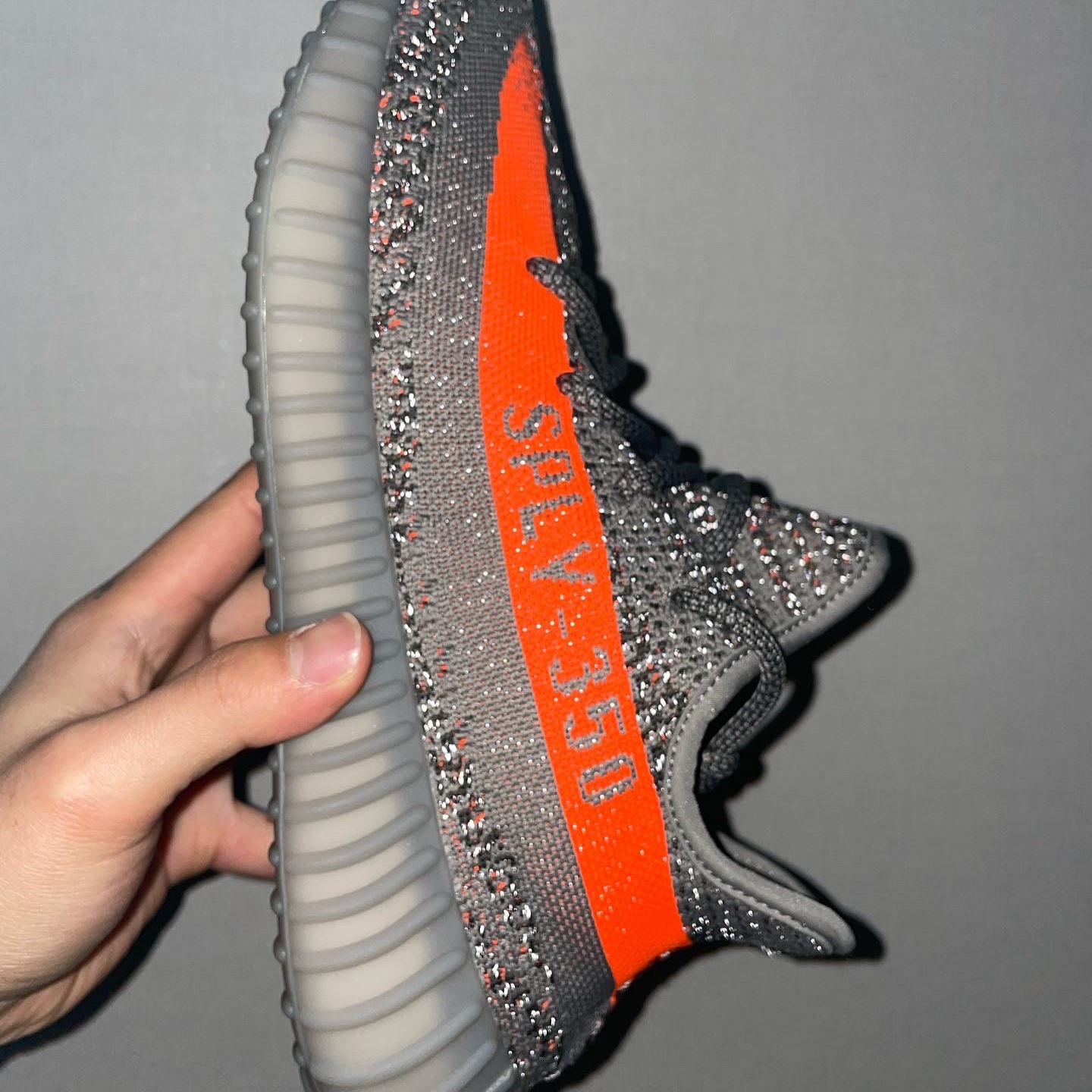 Adidas Yeezy Boost 350 V2 Beluga - Reflective 착용 스타일