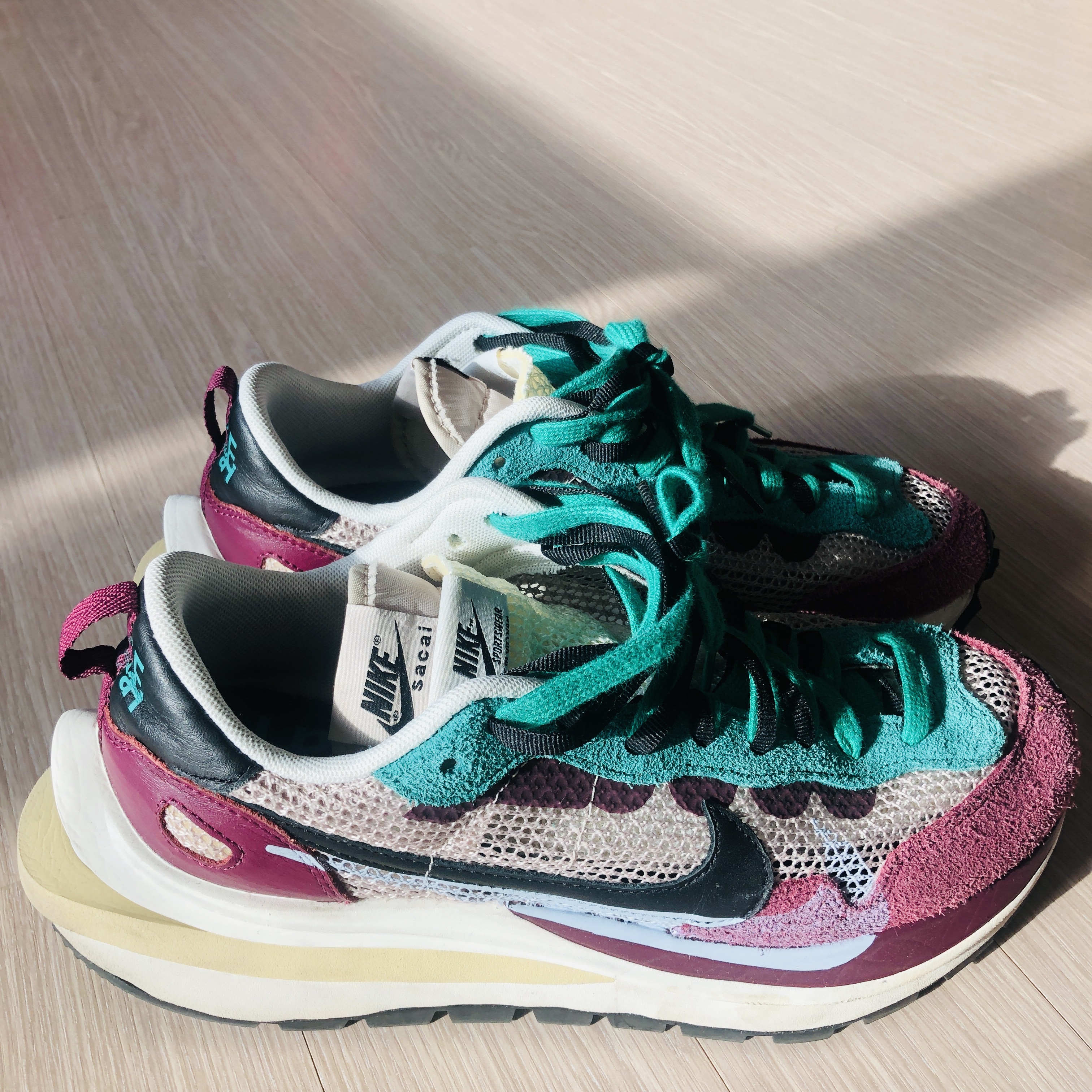 Nike x Sacai VaporWaffle String & Black Villain Red 착용 스타일