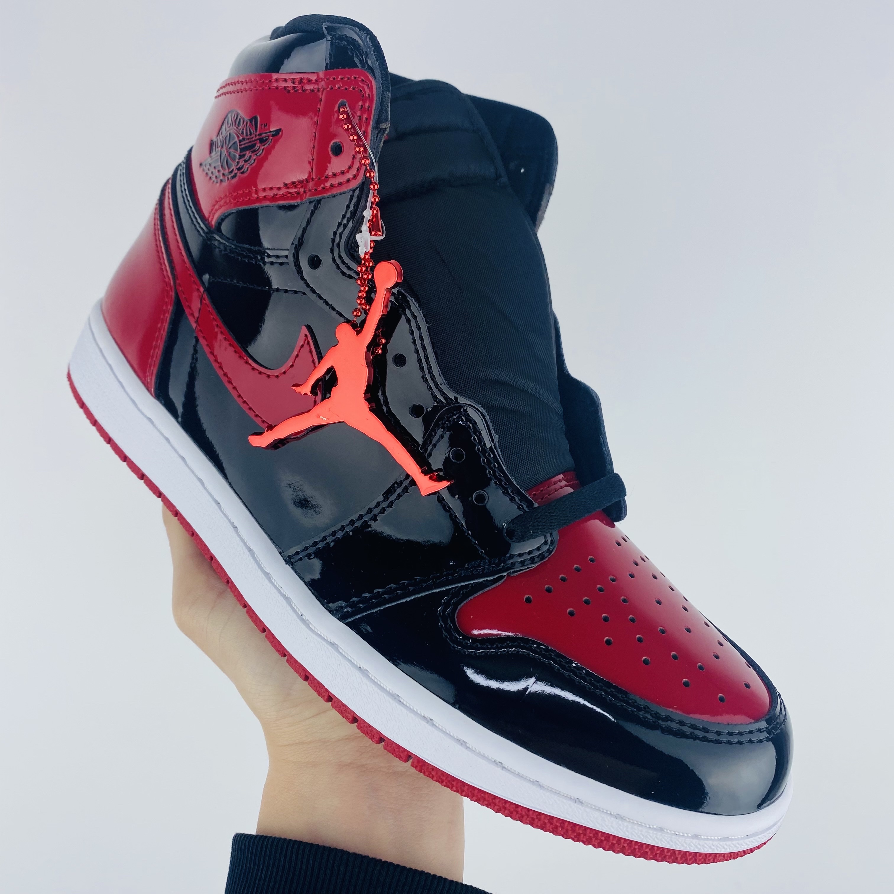 Jordan 1 Retro High OG Patent Bred 착용 스타일 - 2