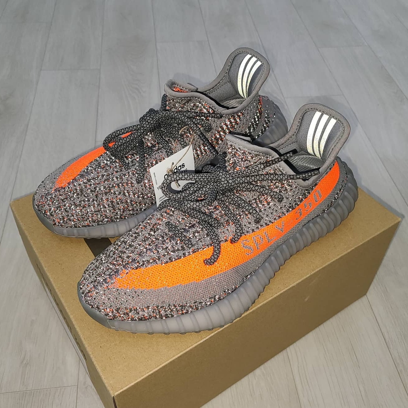 Adidas Yeezy Boost 350 V2 Beluga - Reflective 착용 스타일 - 3