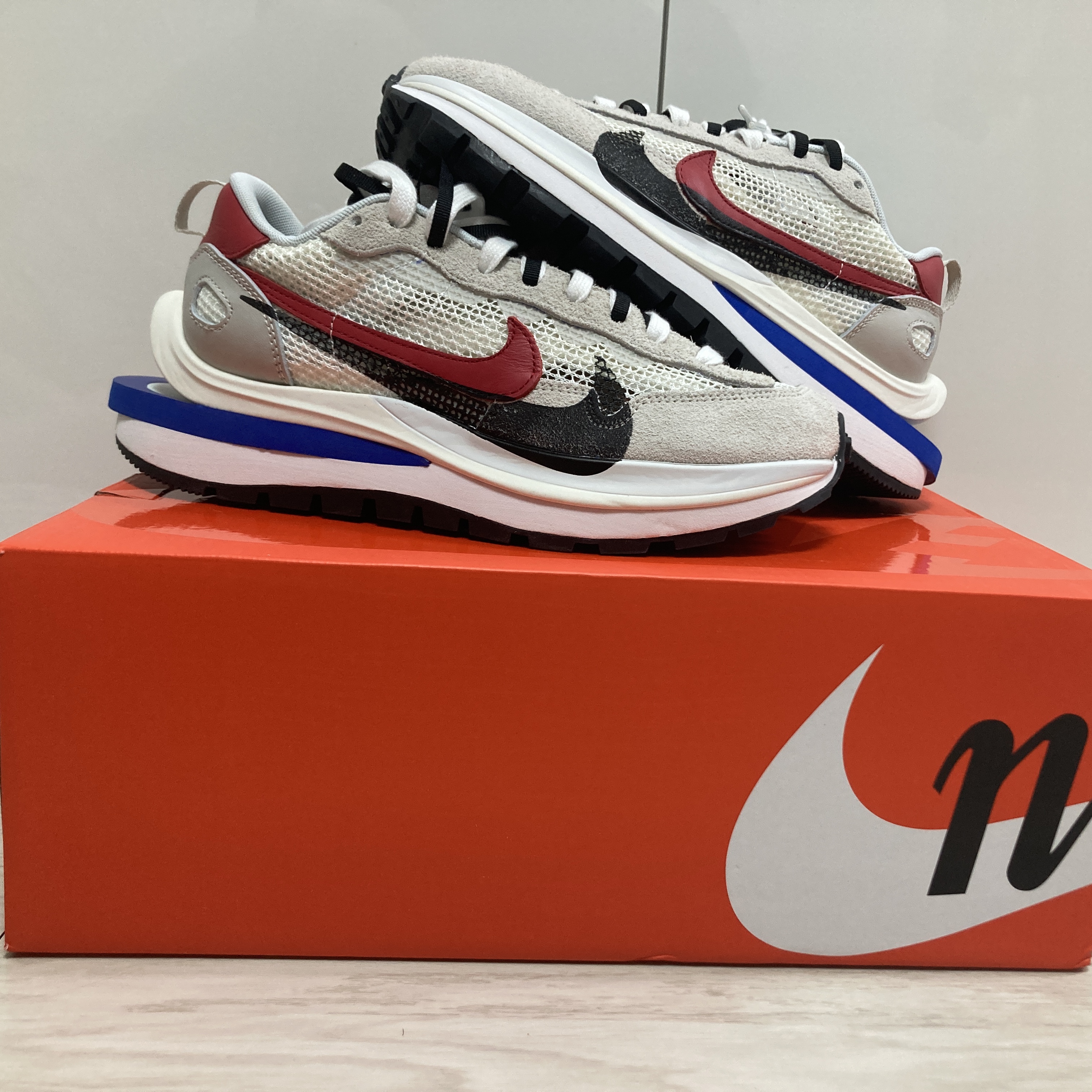 Nike x Sacai VaporWaffle Royal Fuchsia 착용 스타일