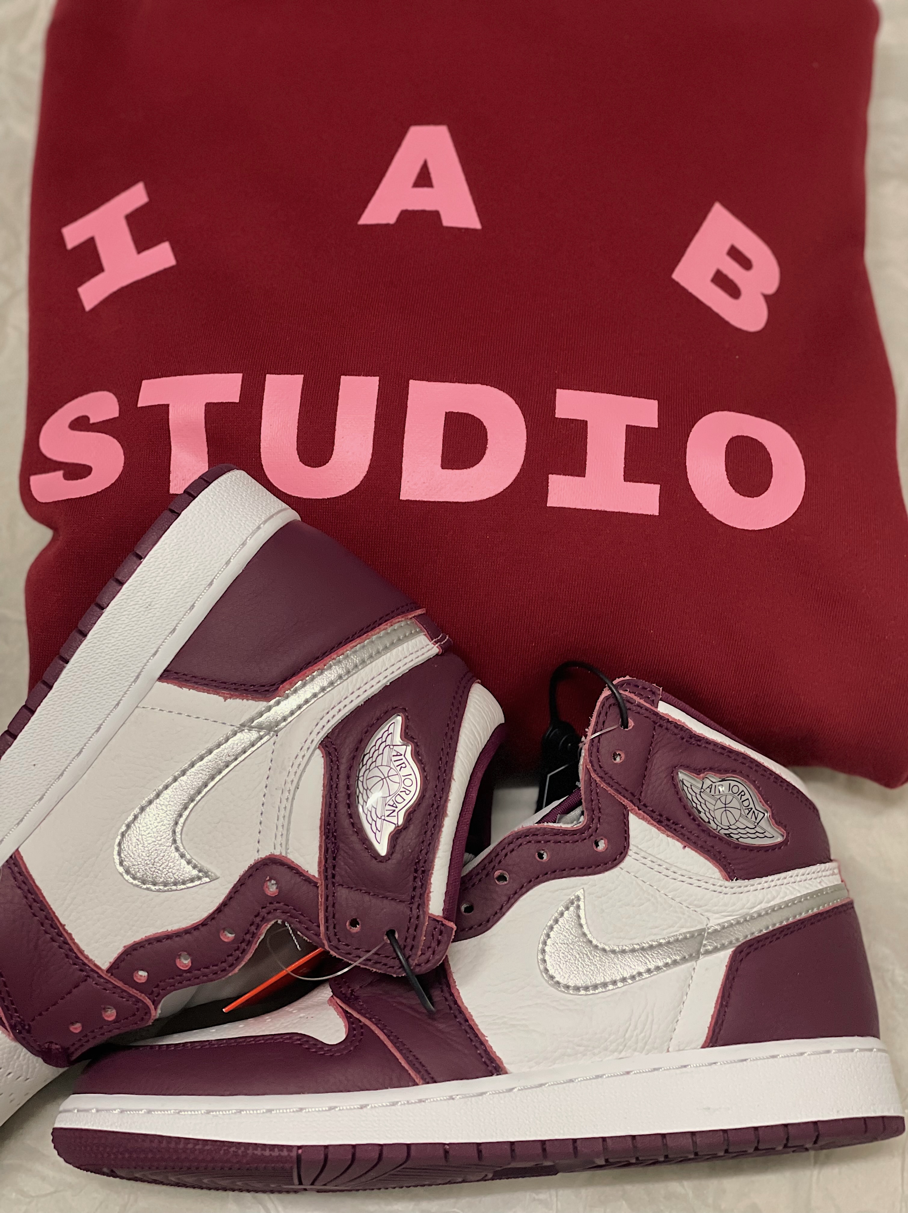 Jordan 1 Retro High OG Bordeaux, (GS) Jordan 1 Retro High OG Bordeaux 착용 스타일 - 1