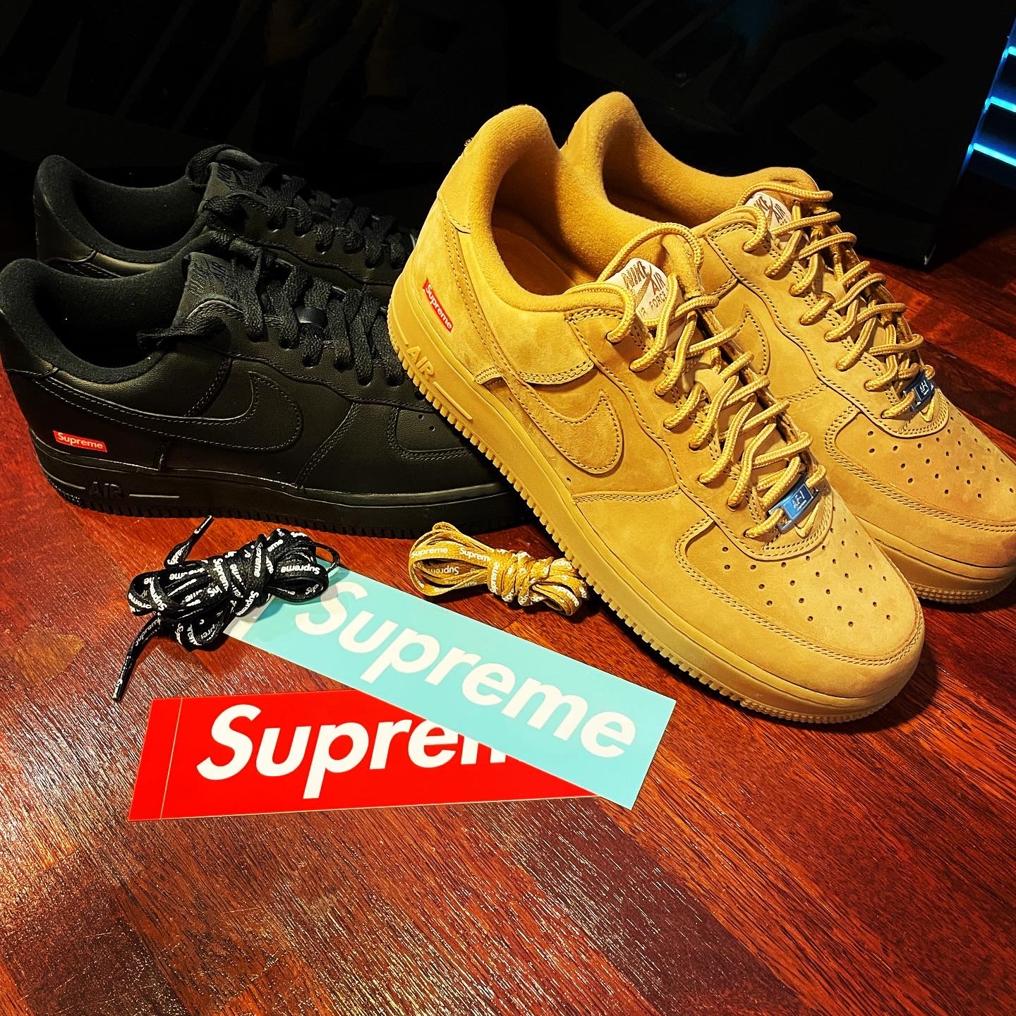 Nike x Supreme Air Force 1 Low Flax, Nike x Supreme Air Force 1 Low Black 착용 스타일