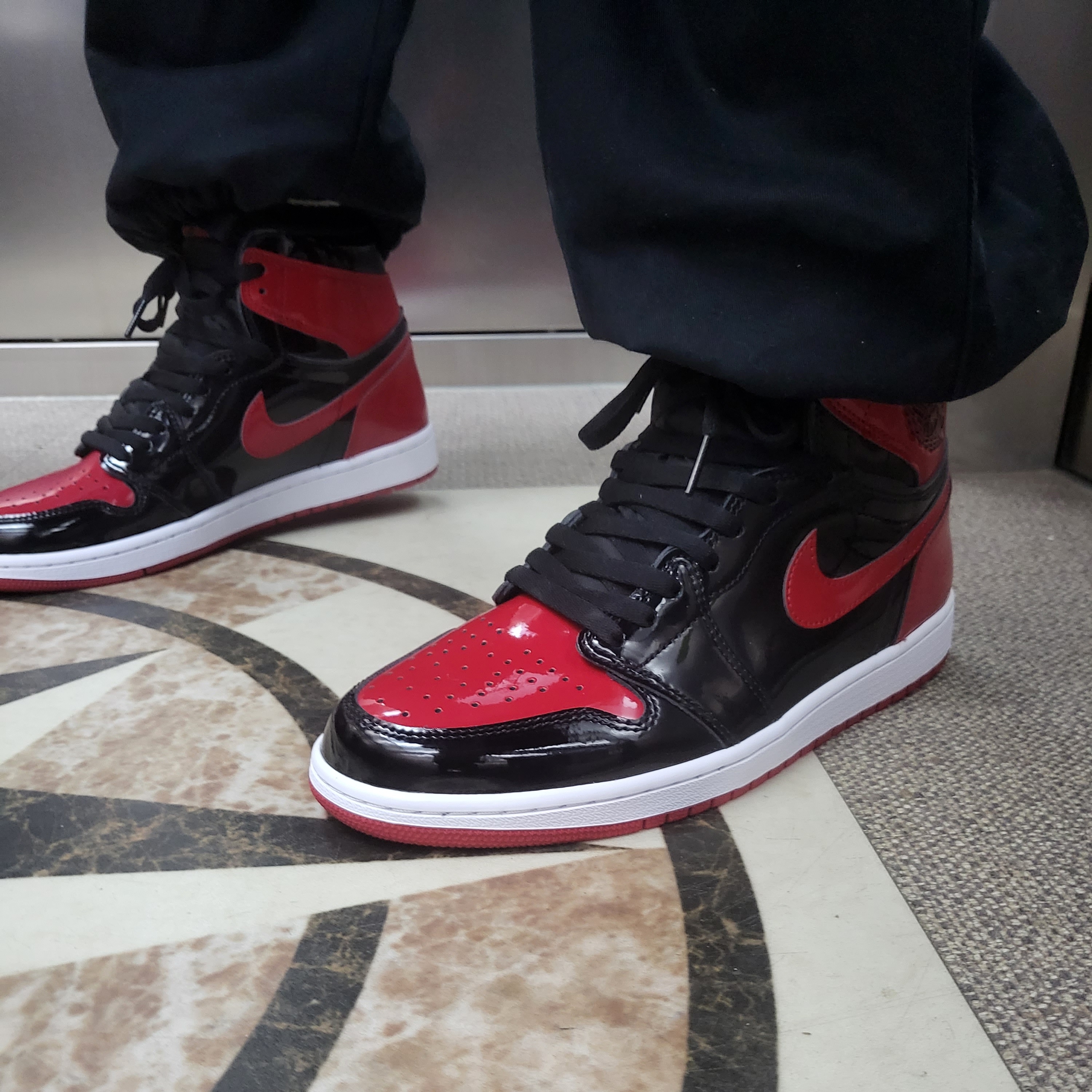Jordan 1 Retro High OG Patent Bred 착용 스타일