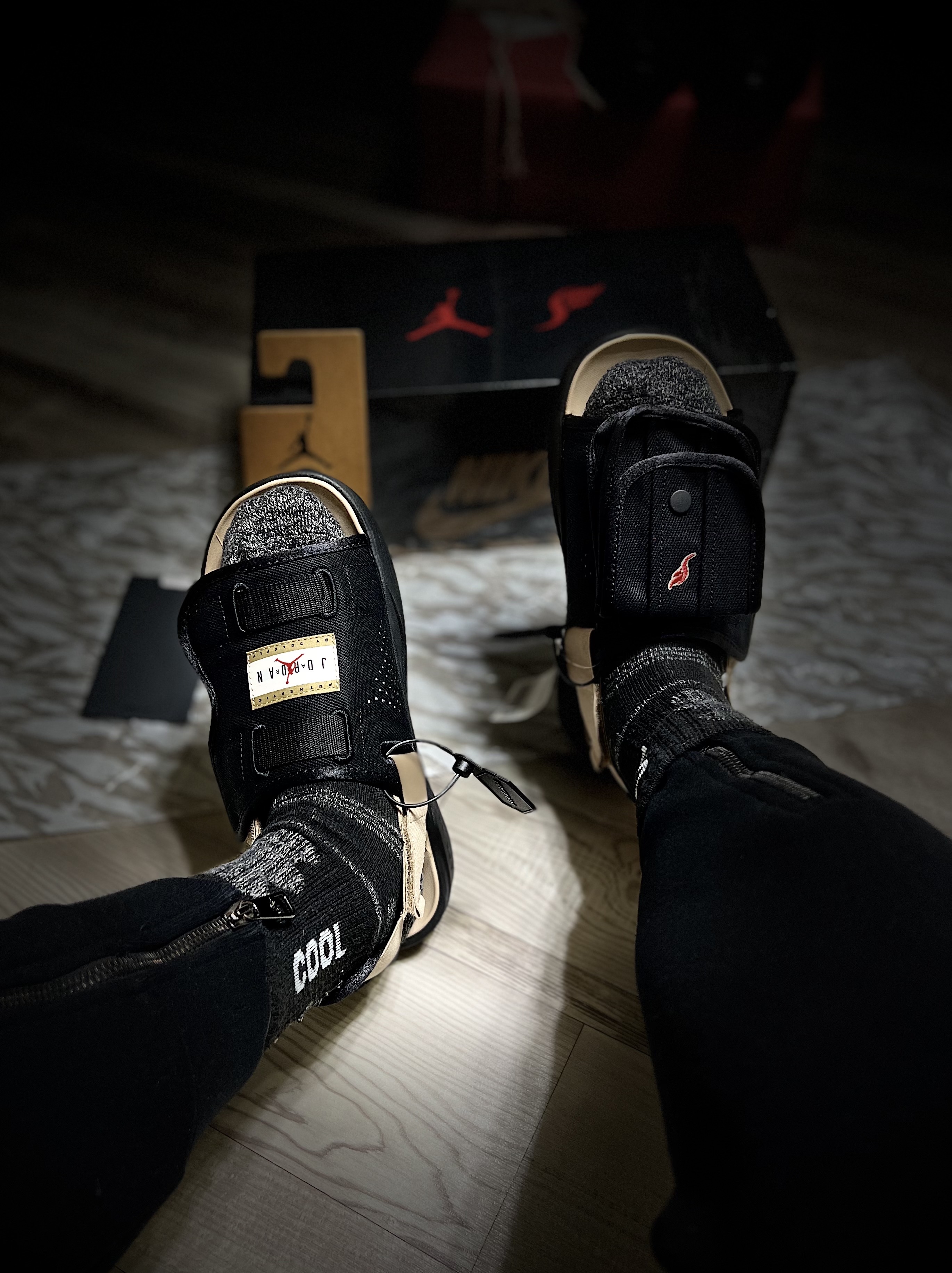 Jordan x SoleFly LS Slide SP Black and Sport Red, Nike Lunar Force 1 Duckboot Black 착용 스타일 - 2