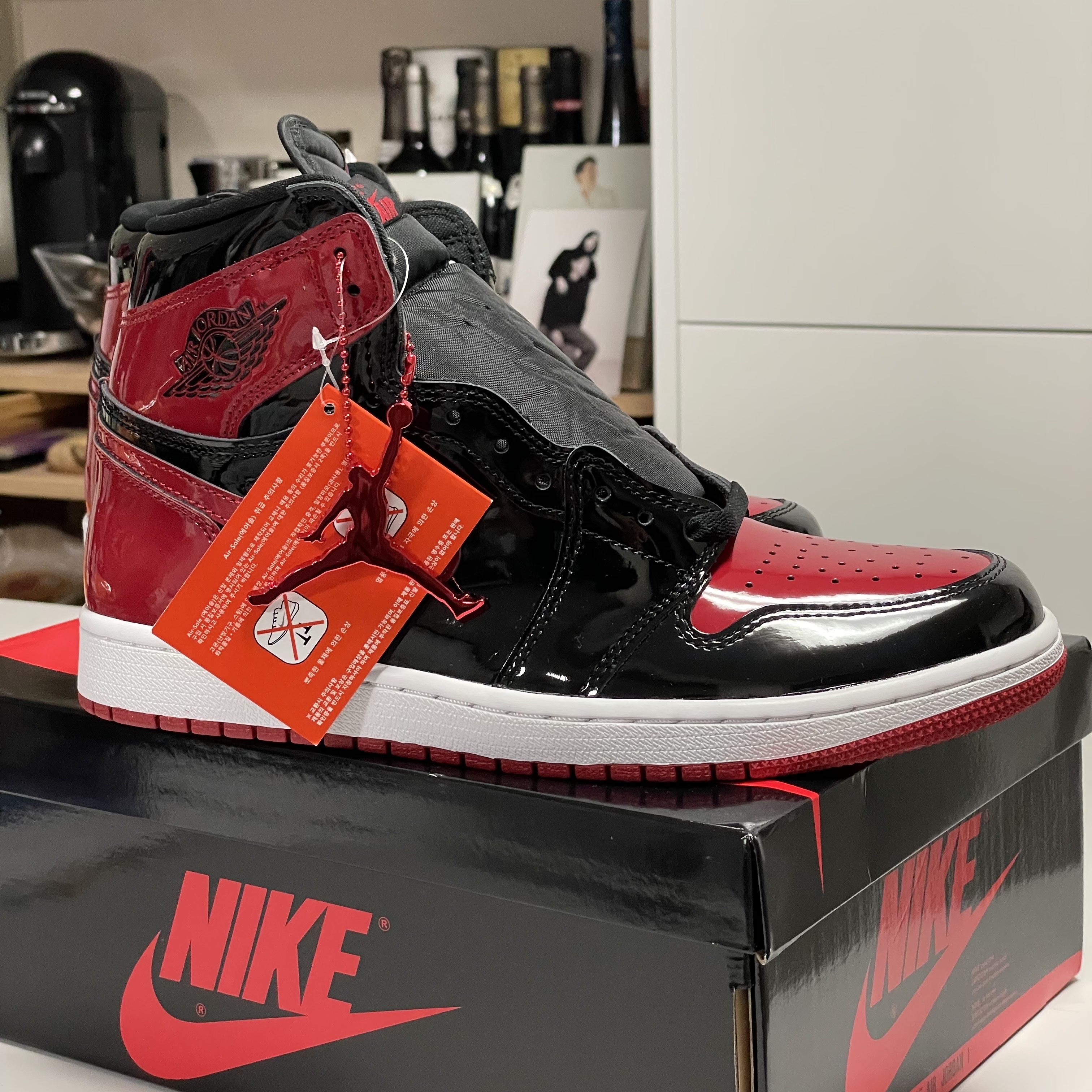 Jordan 1 Retro High OG Patent Bred 착용 스타일 - 3