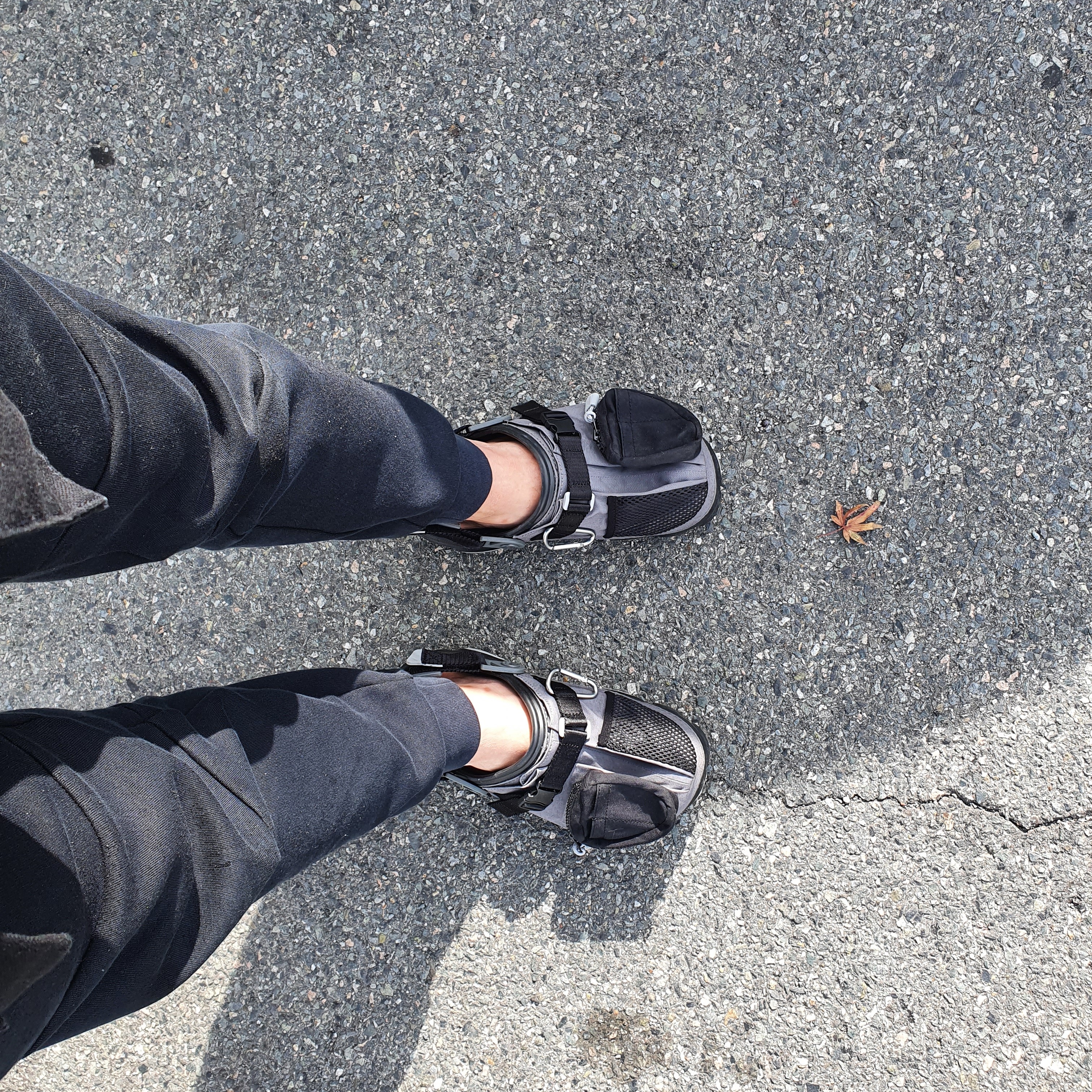 Crocs x Beams Classic All Terrain Mountain Parka Clog Grey 착용 스타일
