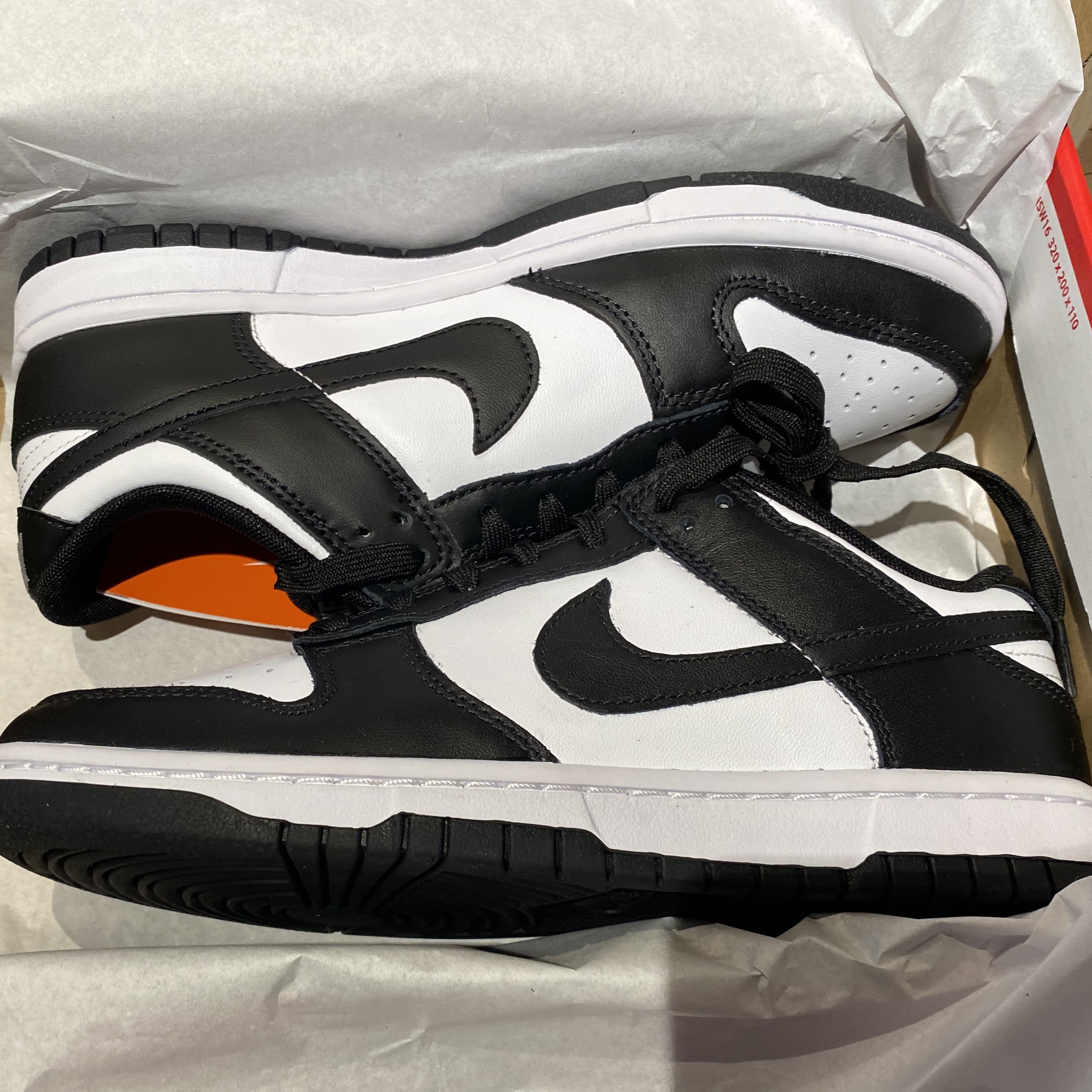 Nike Dunk Low Retro Black 착용 스타일