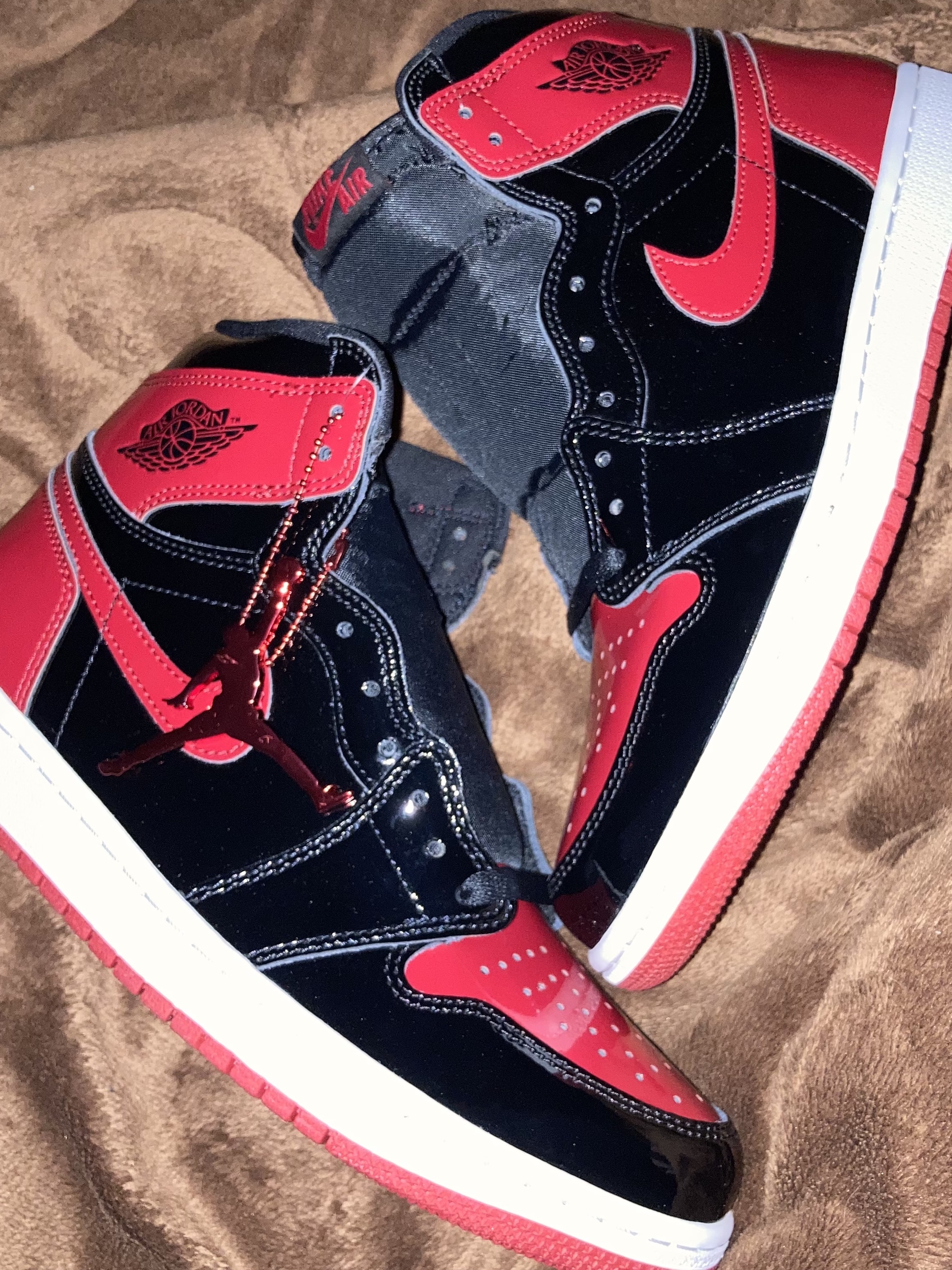 Jordan 1 Retro High OG Patent Bred 착용 스타일 - 1