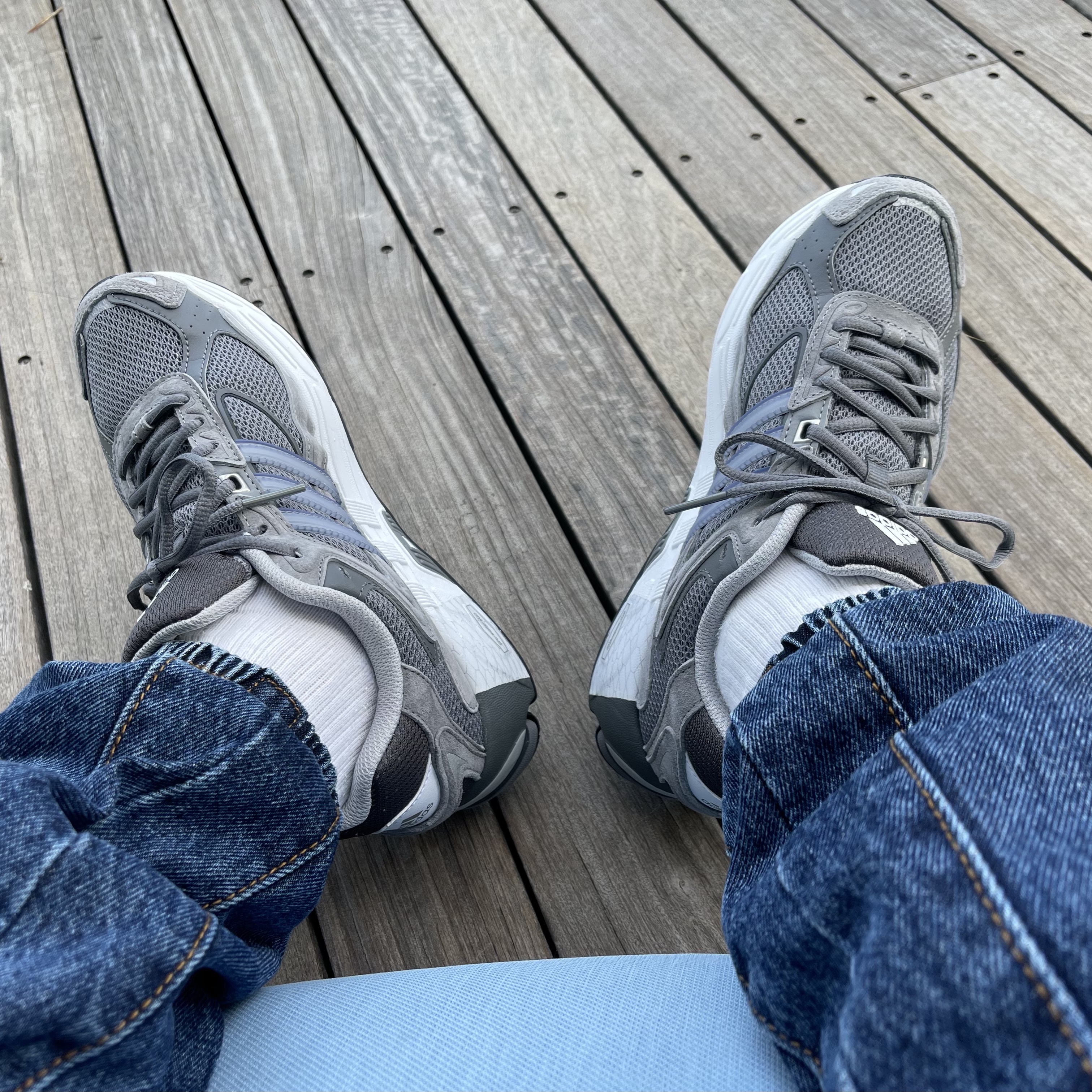 Adidas Response CL Grey 착용 스타일
