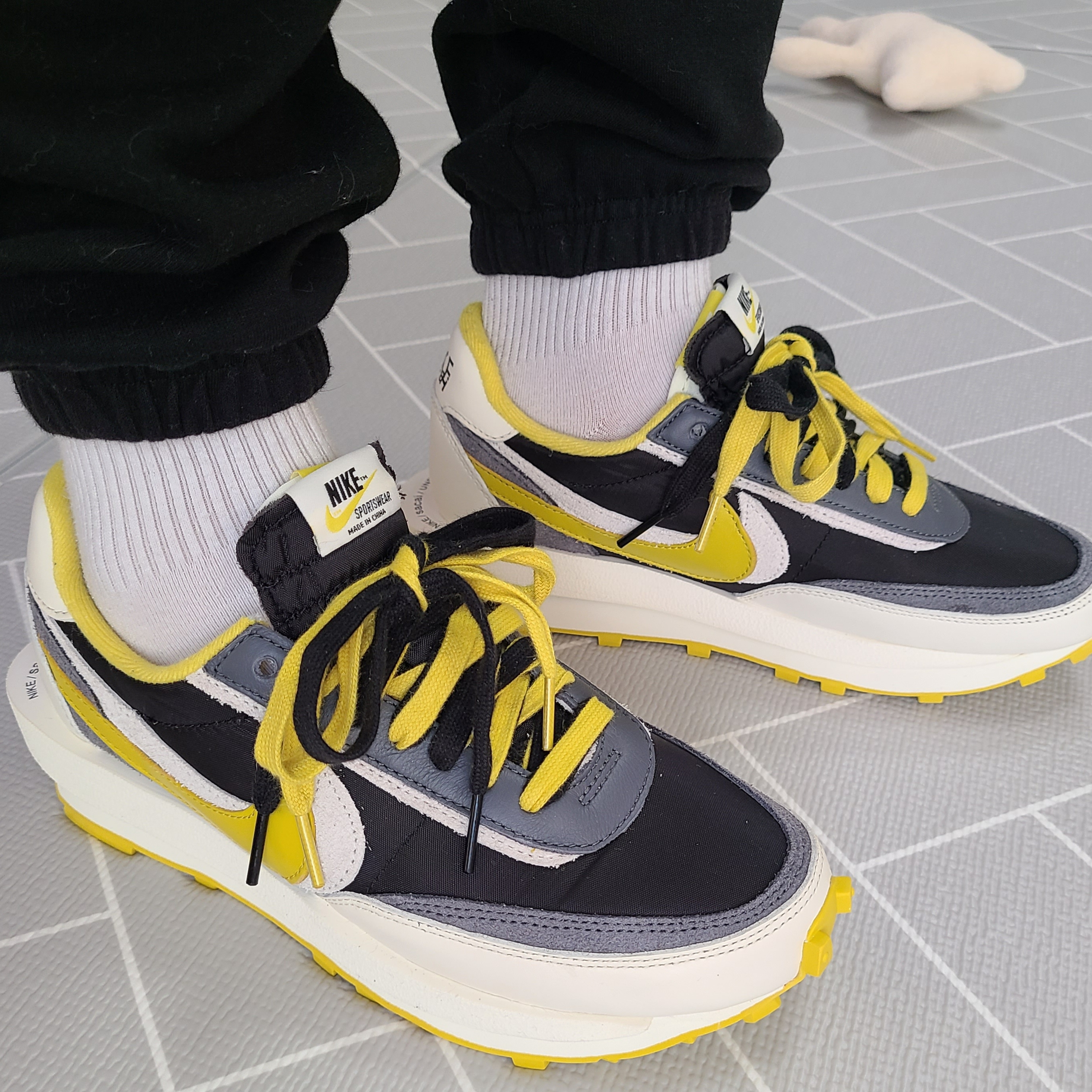 Nike x Sacai x Undercover LDWaffle Black Bright Citron 착용 스타일