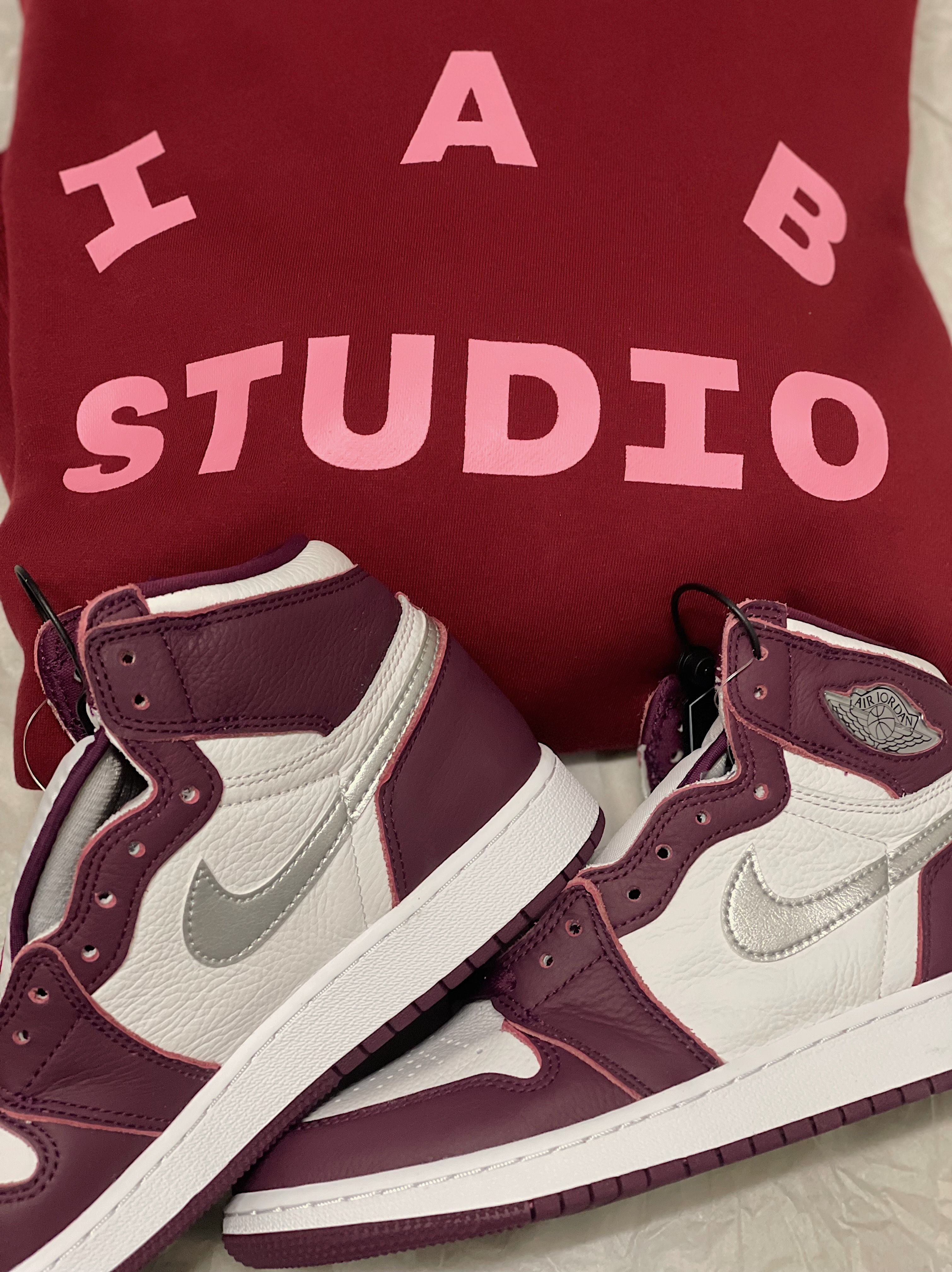 Jordan 1 Retro High OG Bordeaux, (GS) Jordan 1 Retro High OG Bordeaux 착용 스타일 - 2