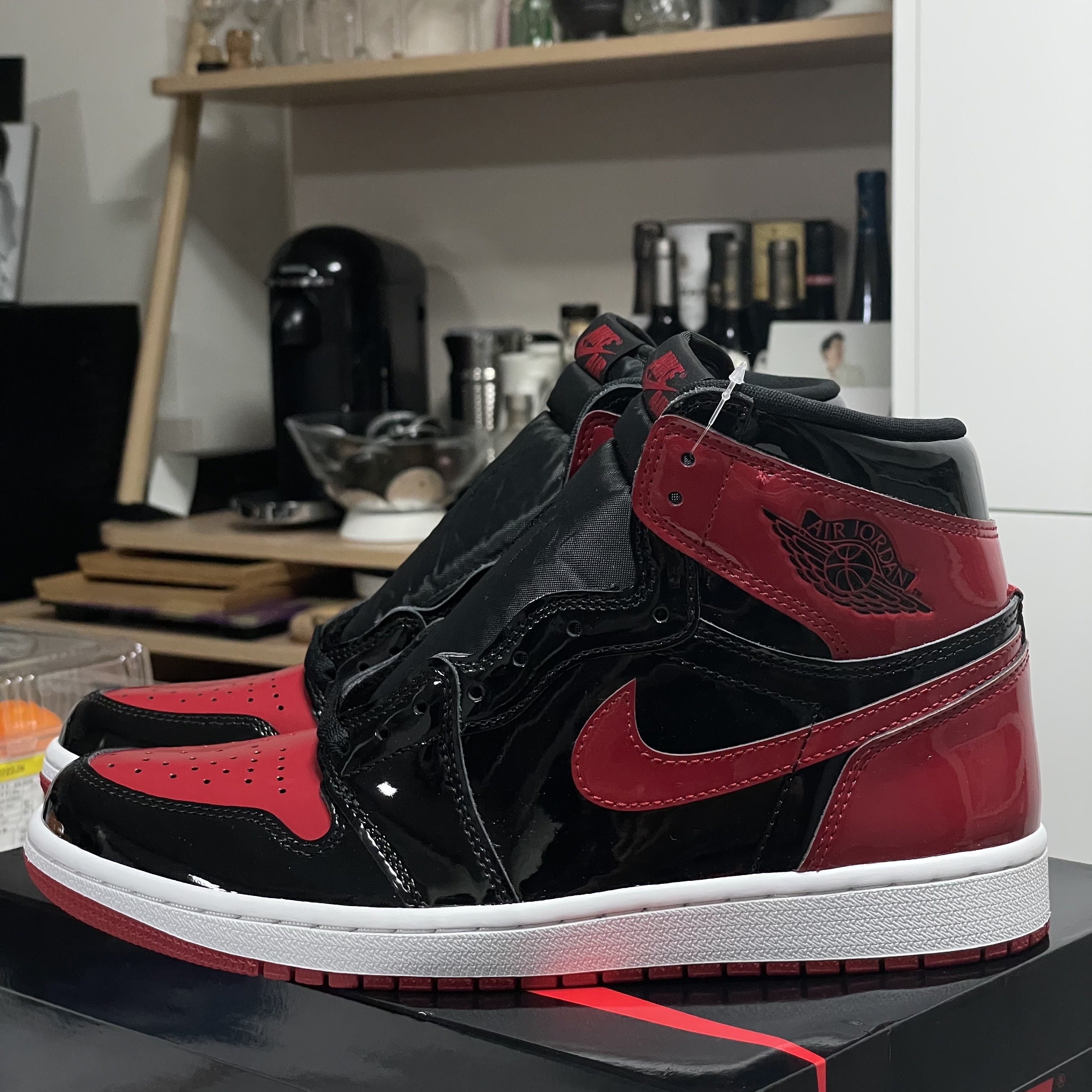 Jordan 1 Retro High OG Patent Bred 착용 스타일 - 1