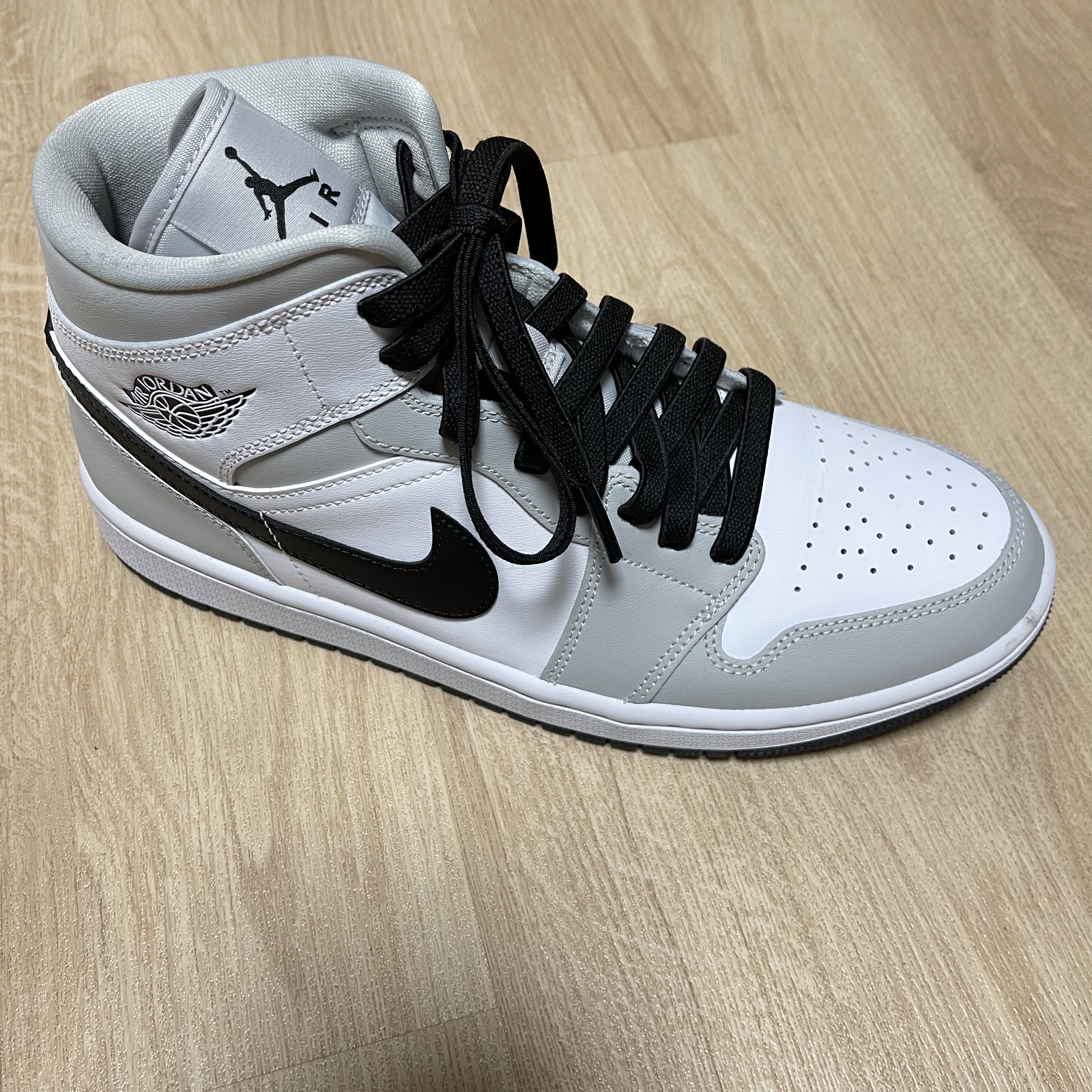 (W) Jordan 1 Mid Grey Fog 착용 스타일 - 1