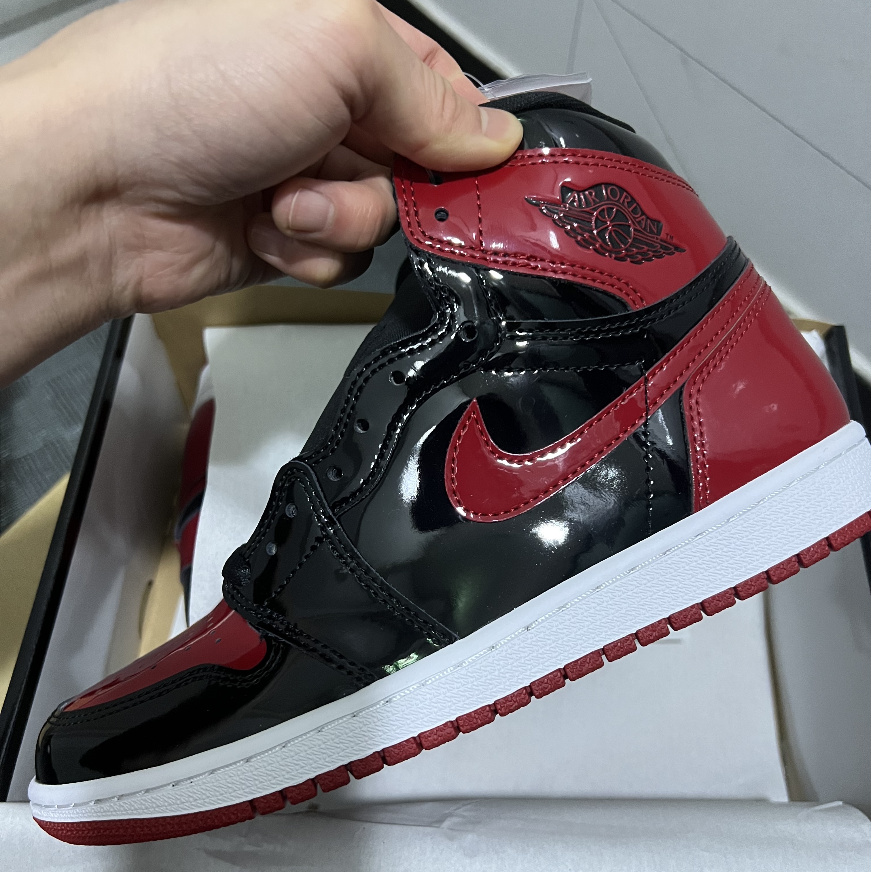Jordan 1 Retro High OG Patent Bred 착용 스타일