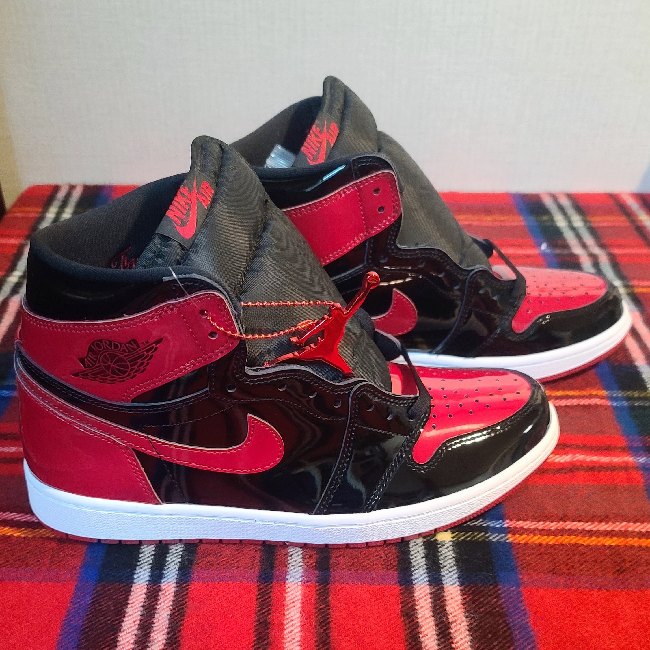 Jordan 1 Retro High OG Patent Bred 착용 스타일 - 2