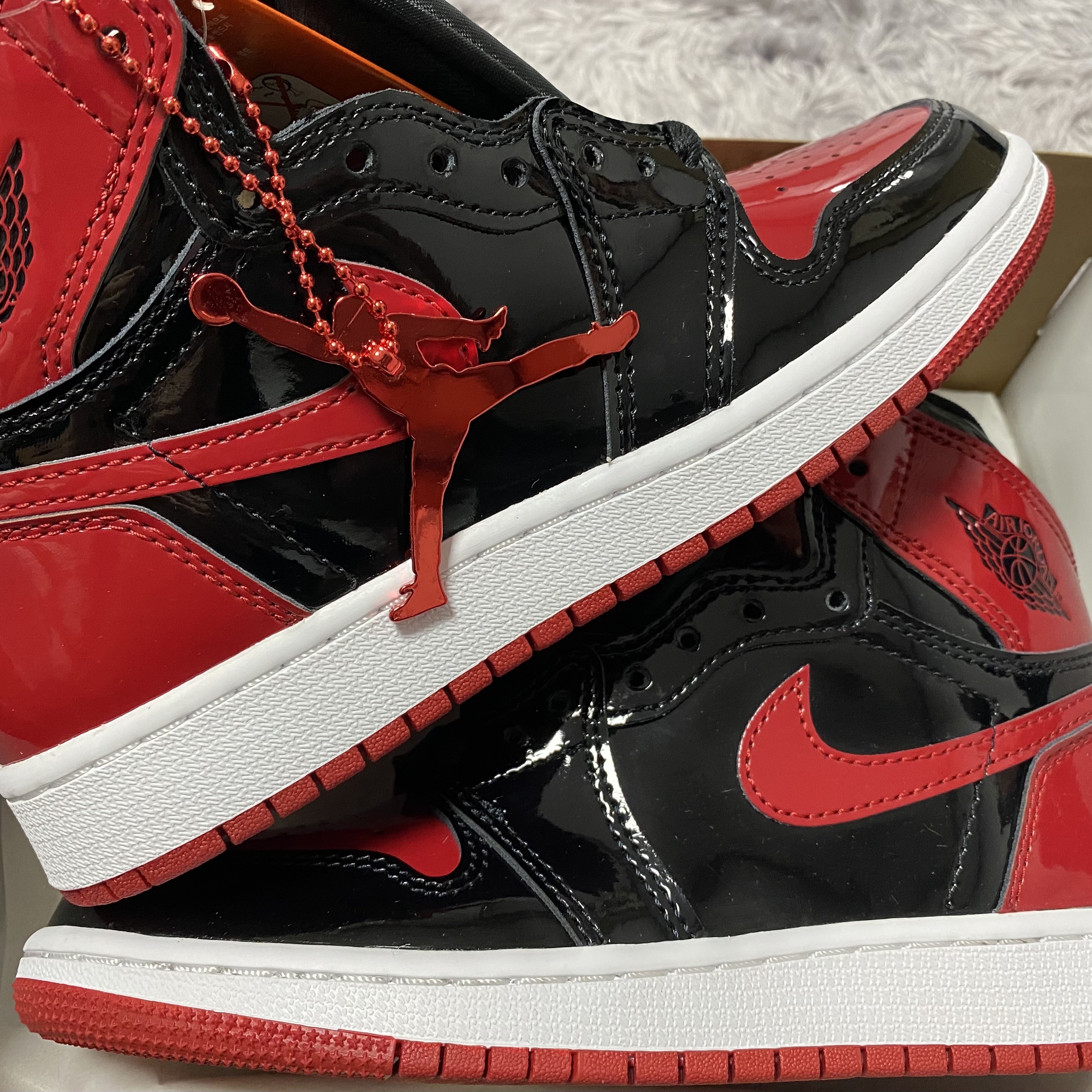 (GS) Jordan 1 Retro High OG Patent Bred 착용 스타일 - 3