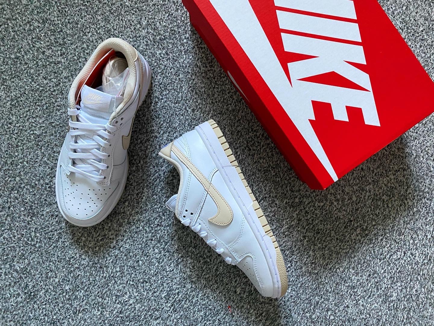 (W) Nike Dunk Low Pearl White 착용 스타일 - 2