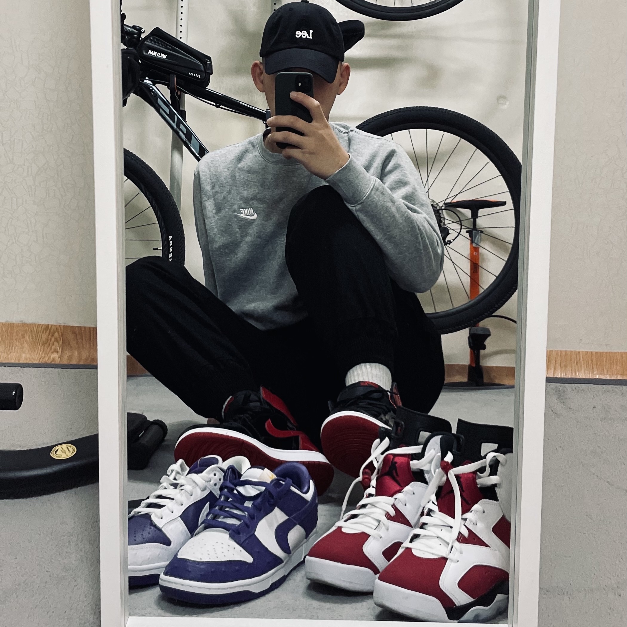 (W) Nike Dunk Low SE Flip, Jordan 6 Retro Carmine 2021 착용 스타일 - 1