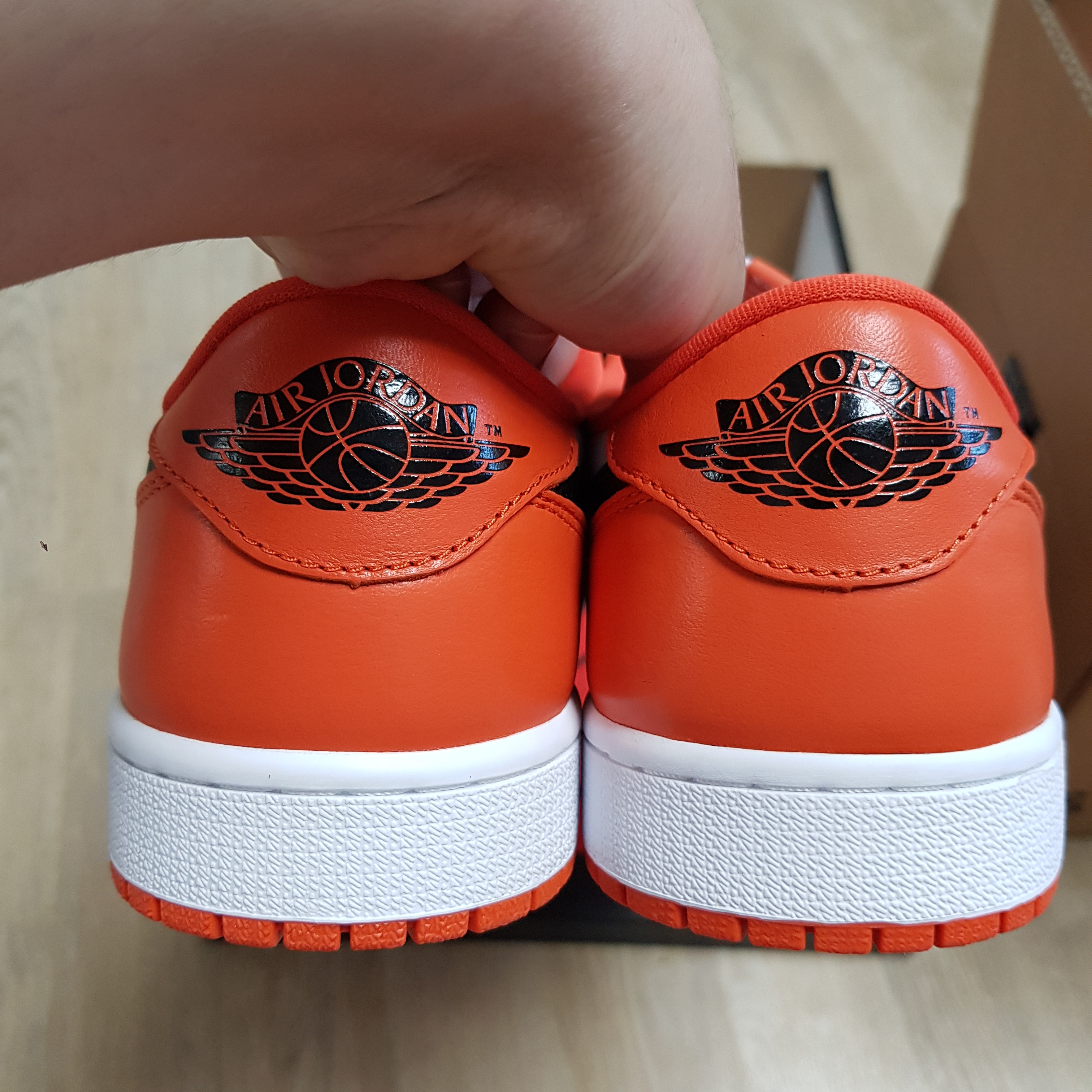 Jordan 1 Low OG Starfish 착용 스타일 - 3