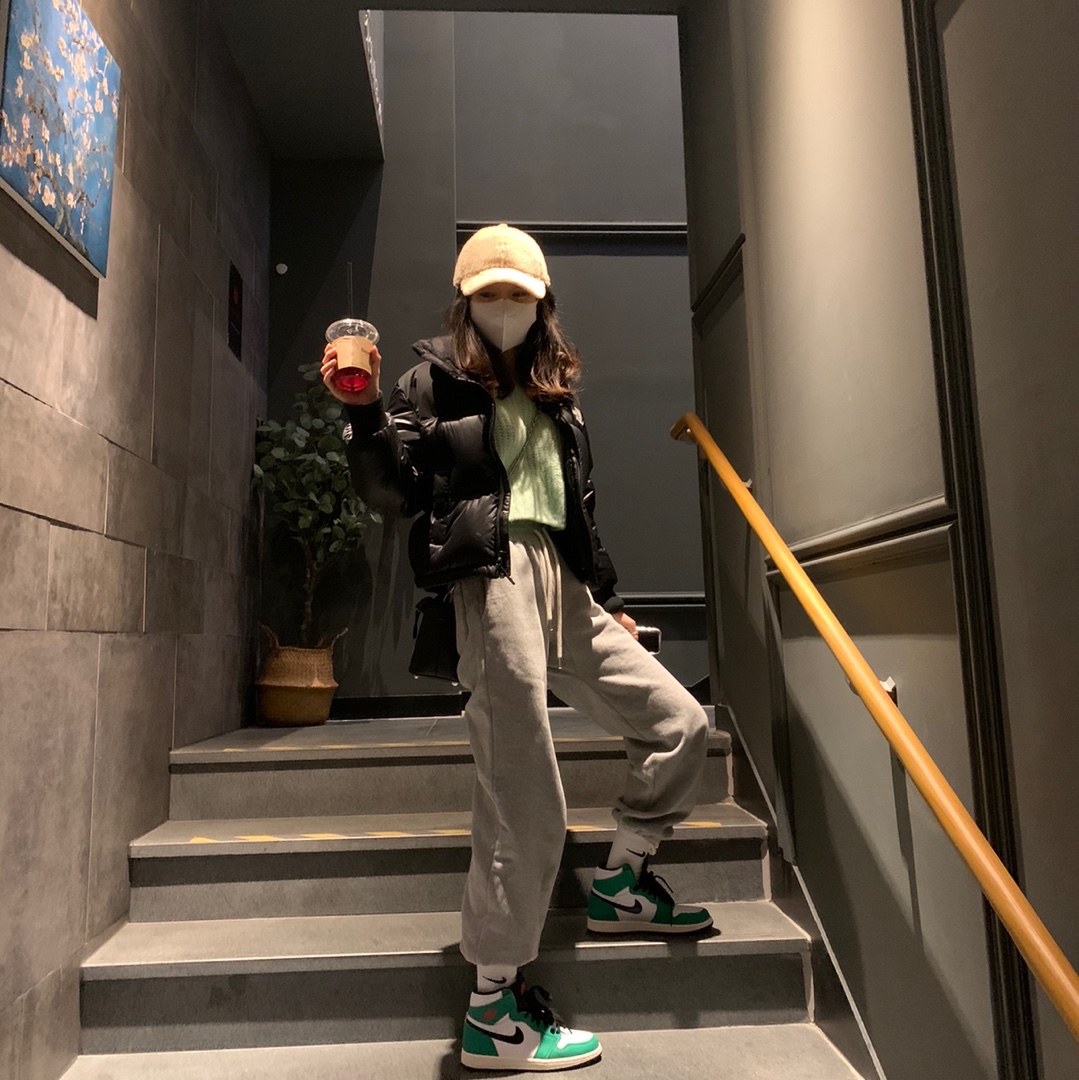 (W) Jordan 1 Retro High OG Lucky Green 착용 스타일 - 3