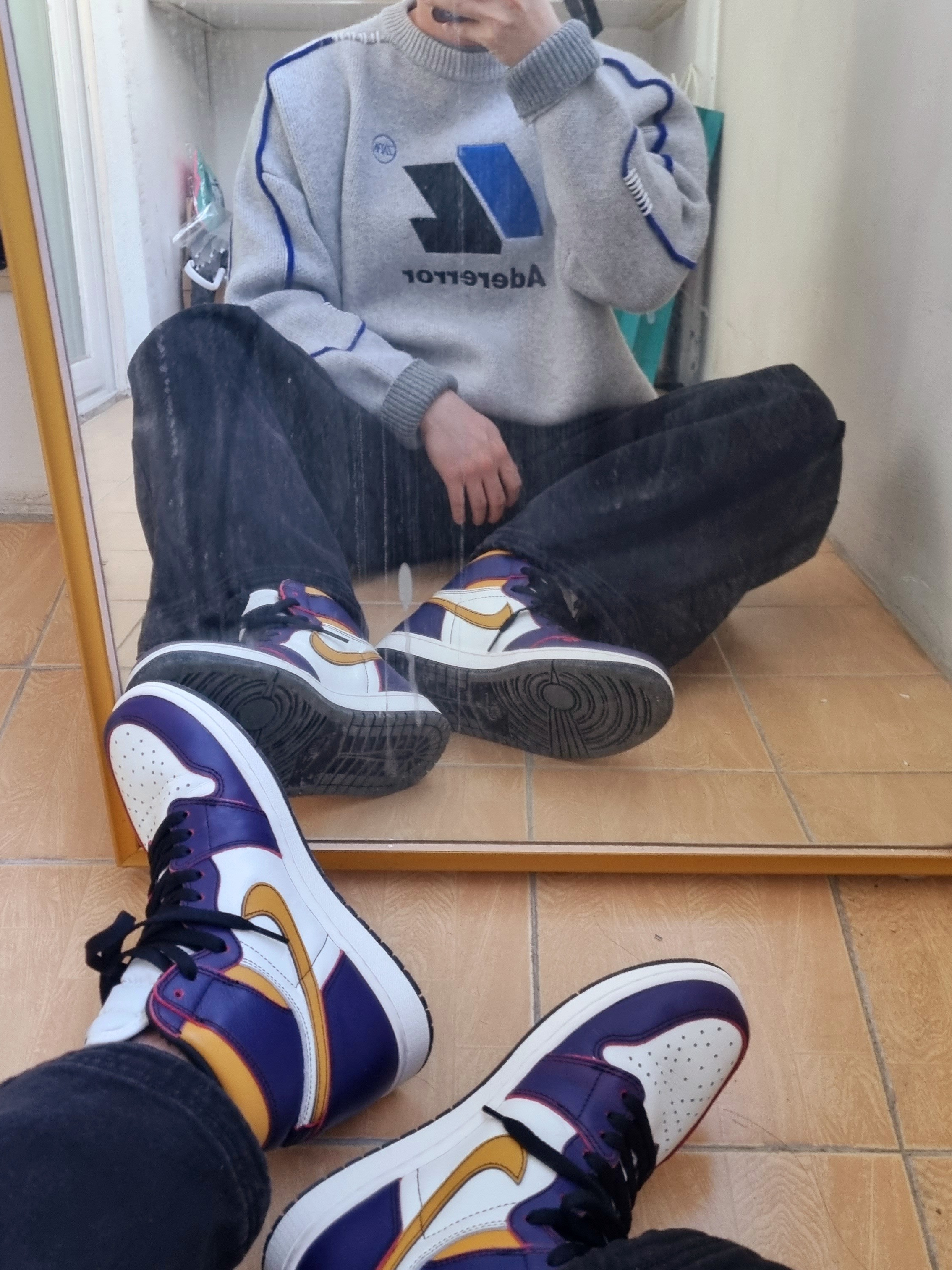 Zara x Ader Error Oversize Sweater Grey, Jordan 1 Retro High OG Defiant SB LA to Chicago 착용 스타일 - 3