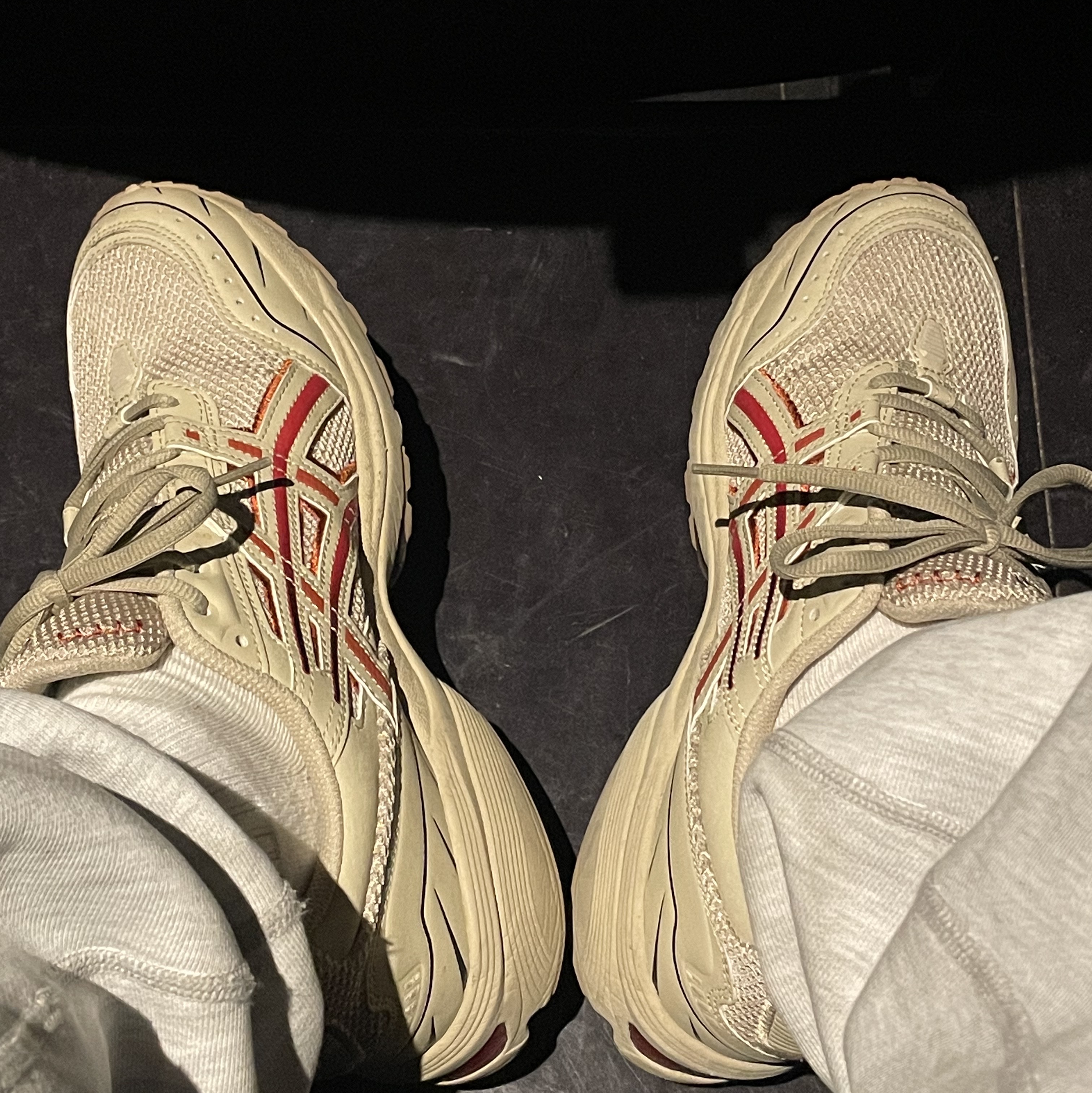 Asics x Freiknock Gel-1090 Desert Camp 착용 스타일