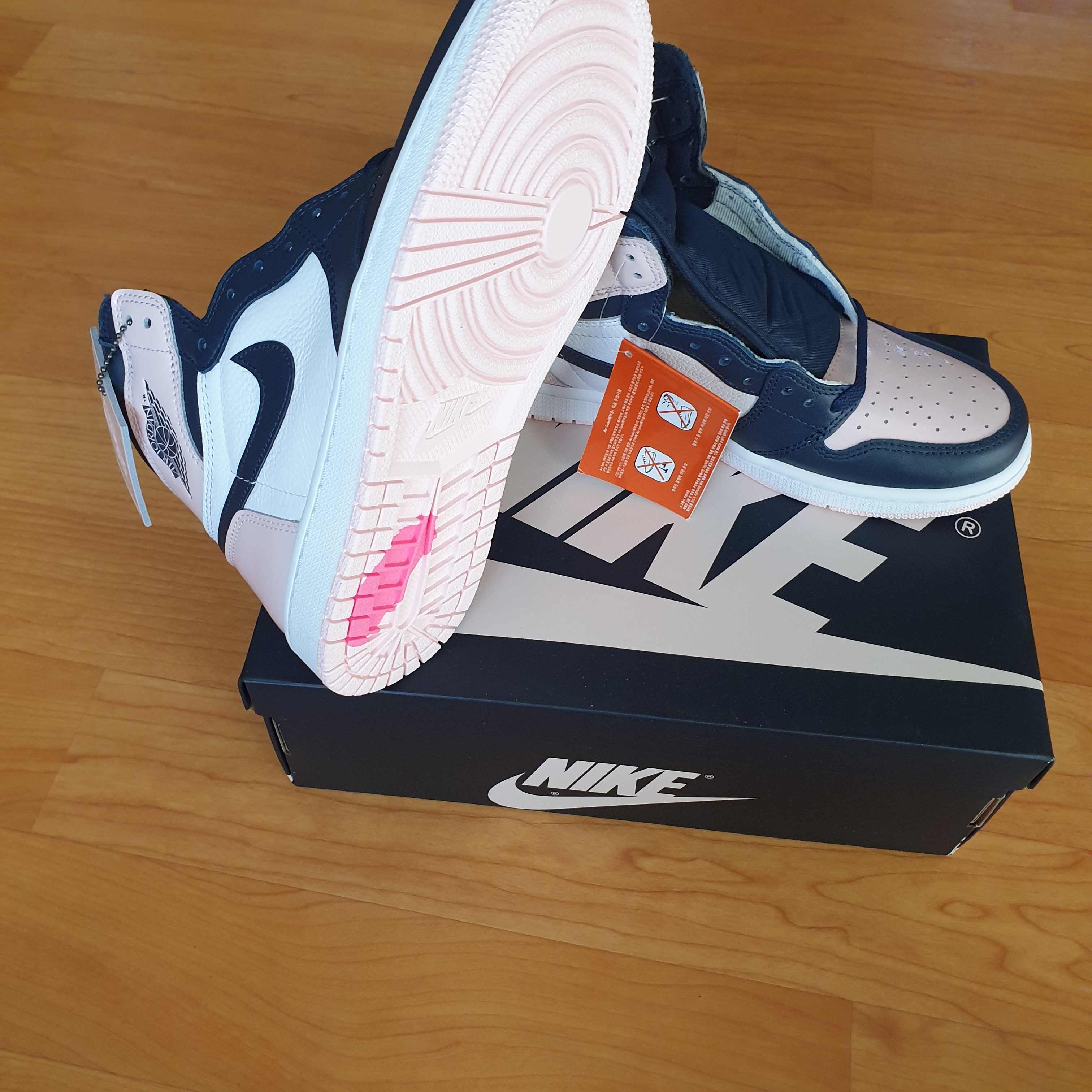(W) Jordan 1 Retro High OG Atmosphere 착용 스타일