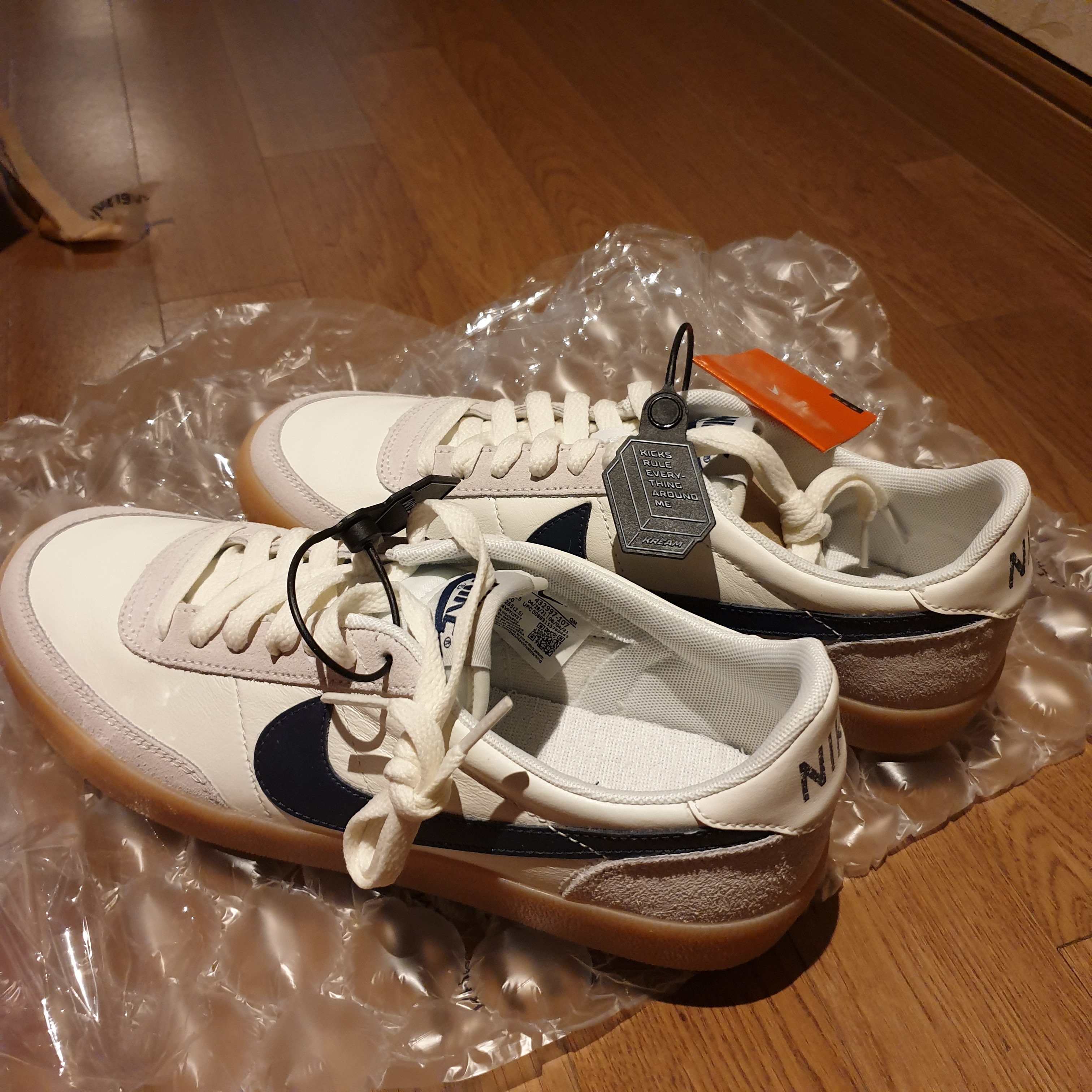 Nike x J.Crew Killshot 2 Sail Midnight Navy 착용 스타일