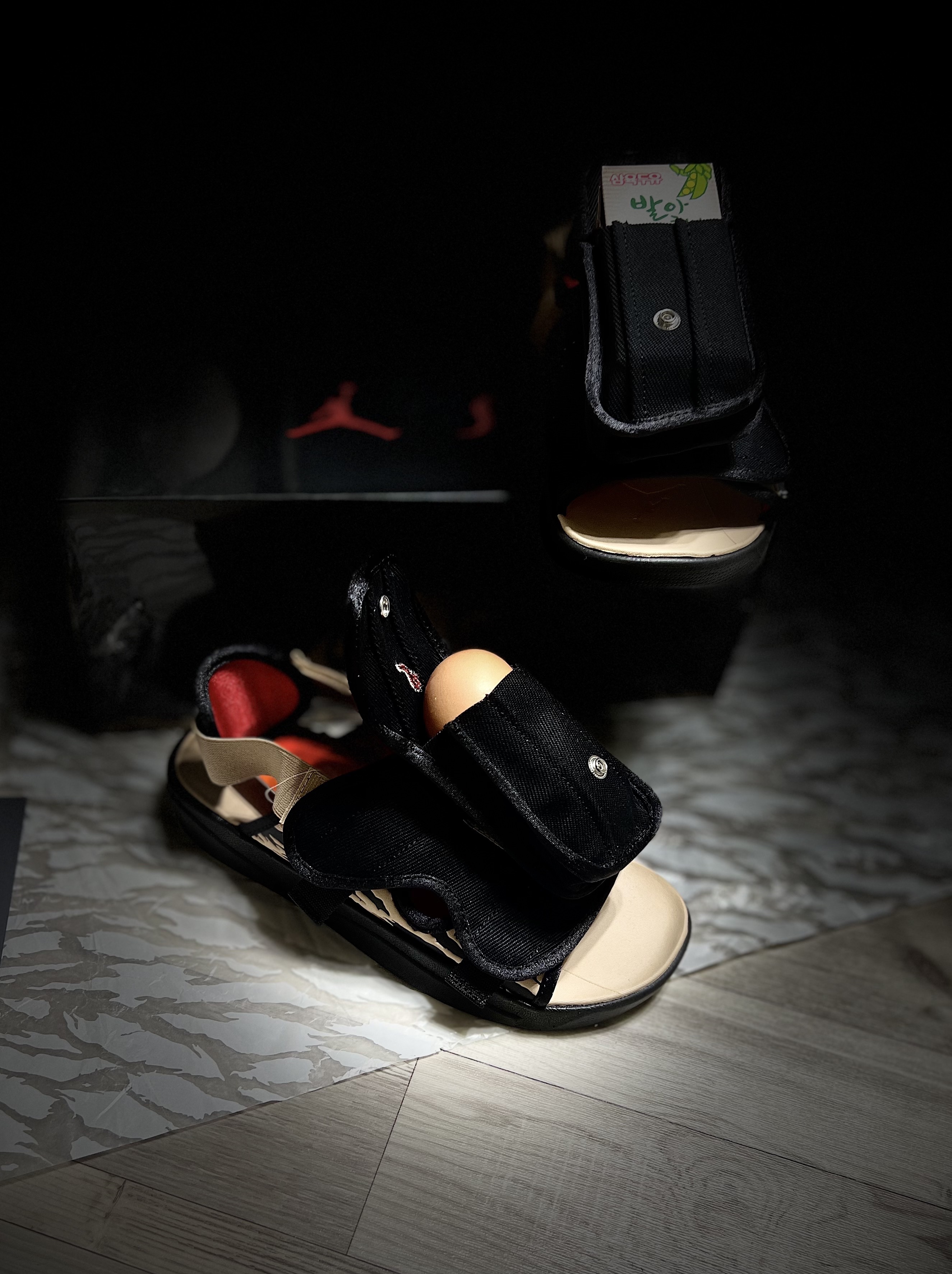 Jordan x SoleFly LS Slide SP Black and Sport Red, Nike Lunar Force 1 Duckboot Black 착용 스타일 - 3