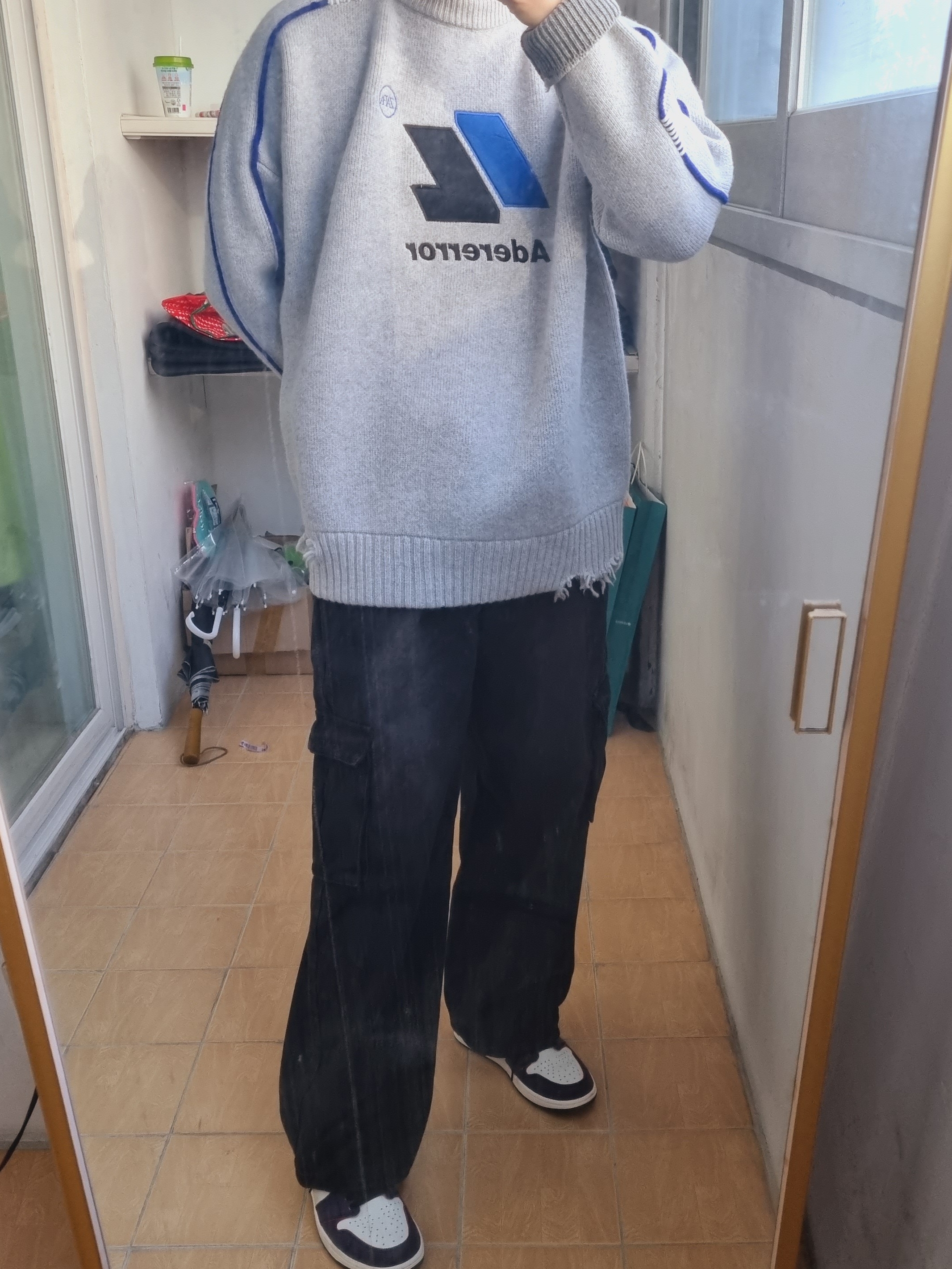 Zara x Ader Error Oversize Sweater Grey, Jordan 1 Retro High OG Defiant SB LA to Chicago 착용 스타일 - 2