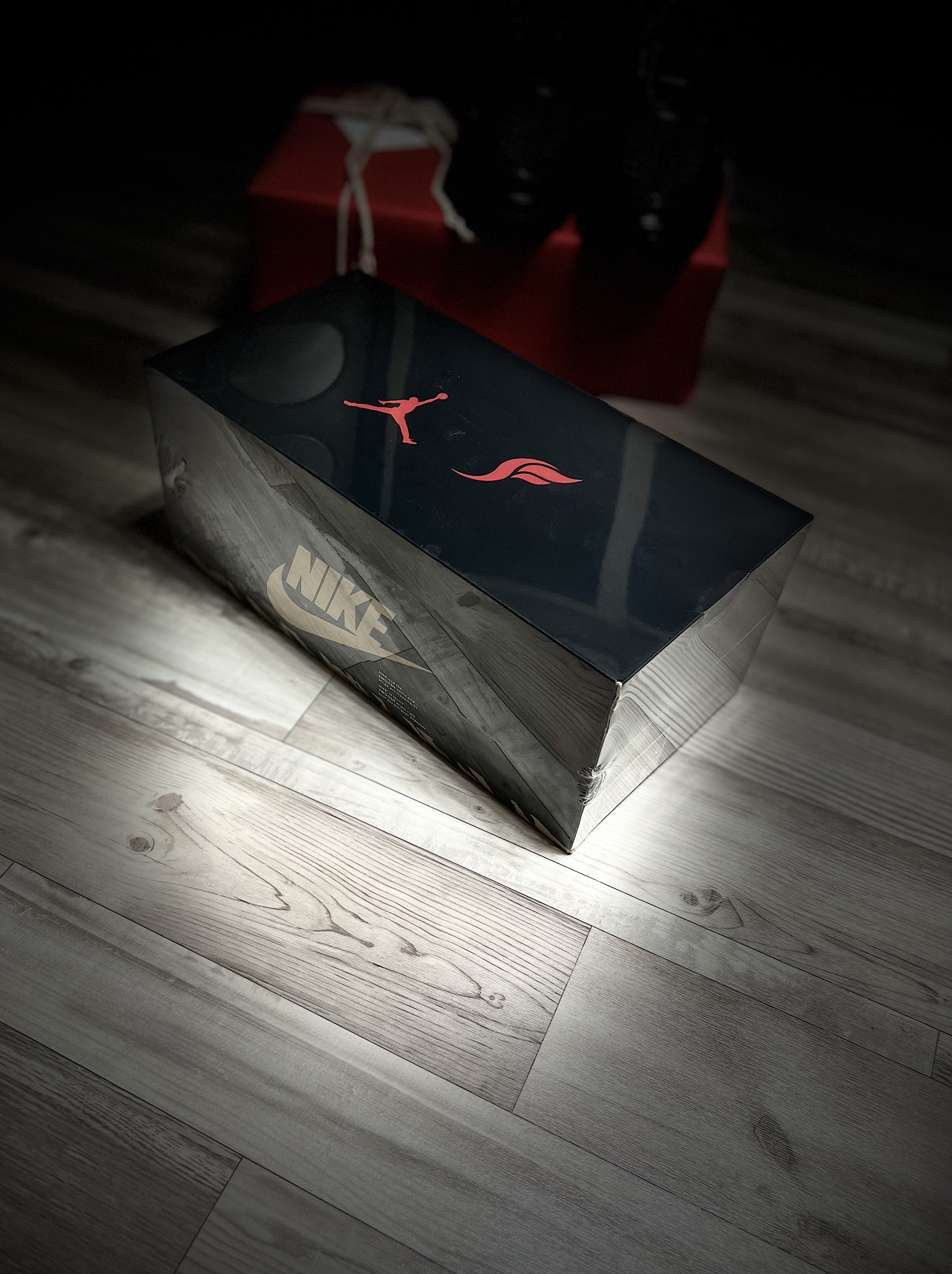 Jordan x SoleFly LS Slide SP Black and Sport Red, Nike Lunar Force 1 Duckboot Black 착용 스타일 - 1