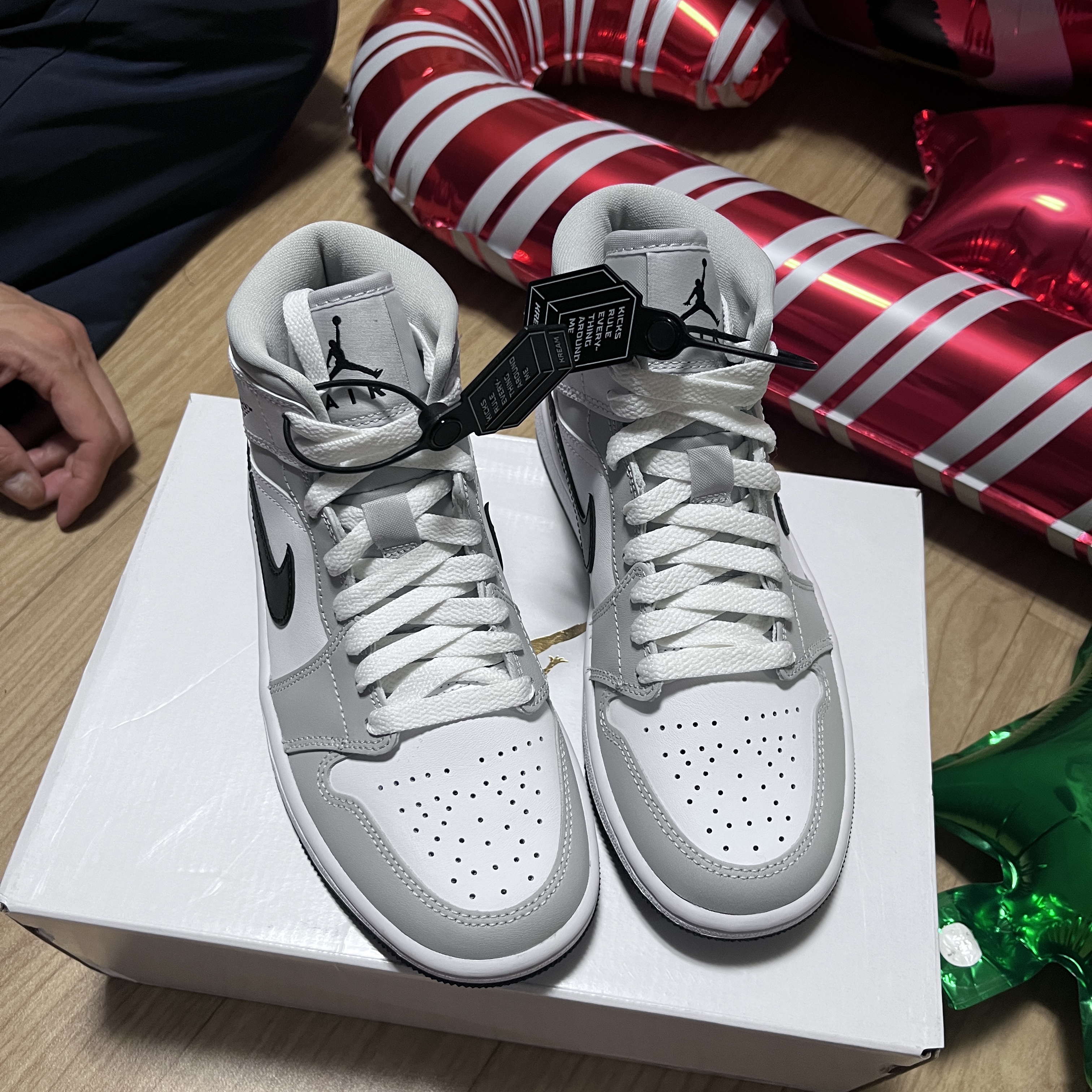 (W) Jordan 1 Mid Grey Fog 착용 스타일 - 2
