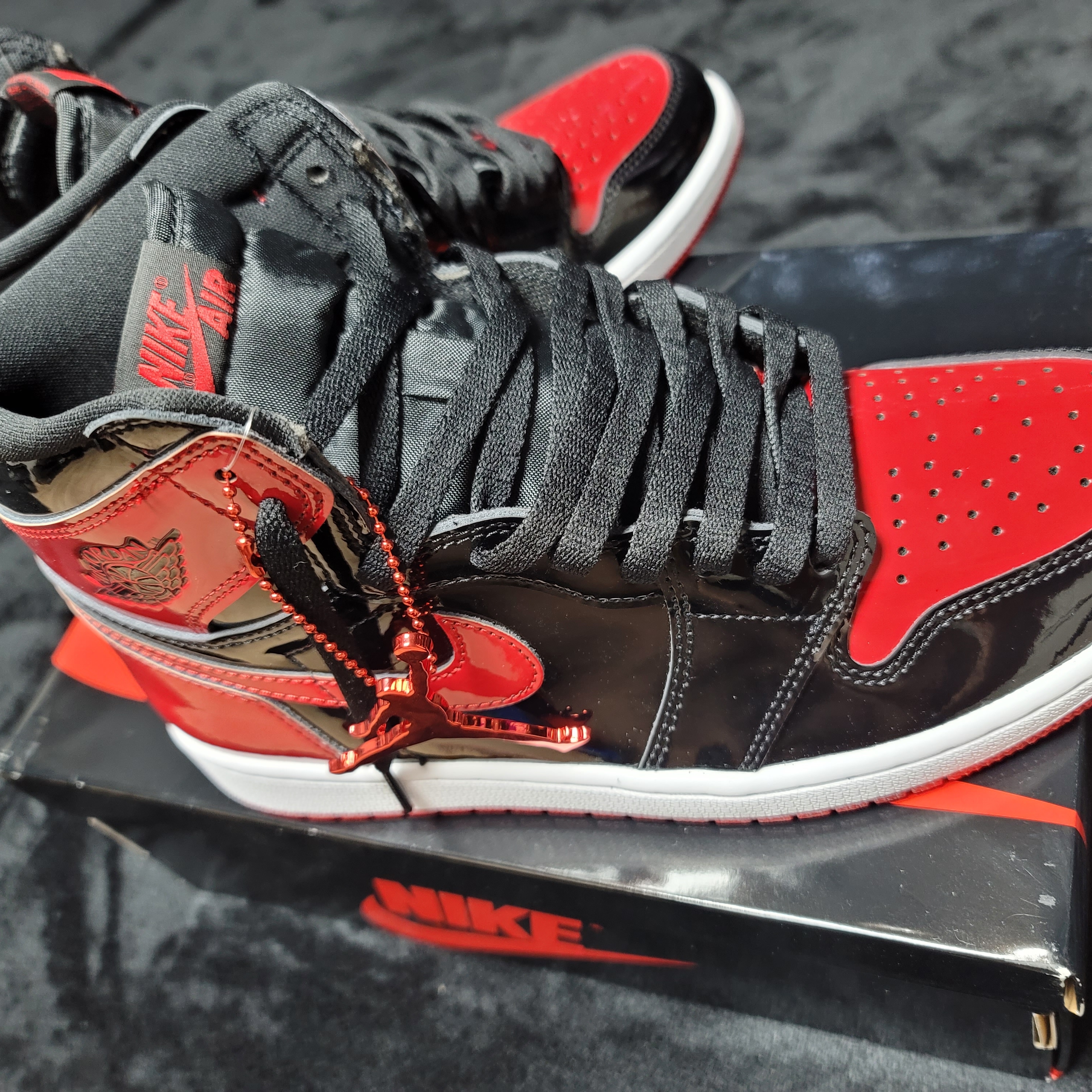 Jordan 1 Retro High OG Patent Bred 착용 스타일